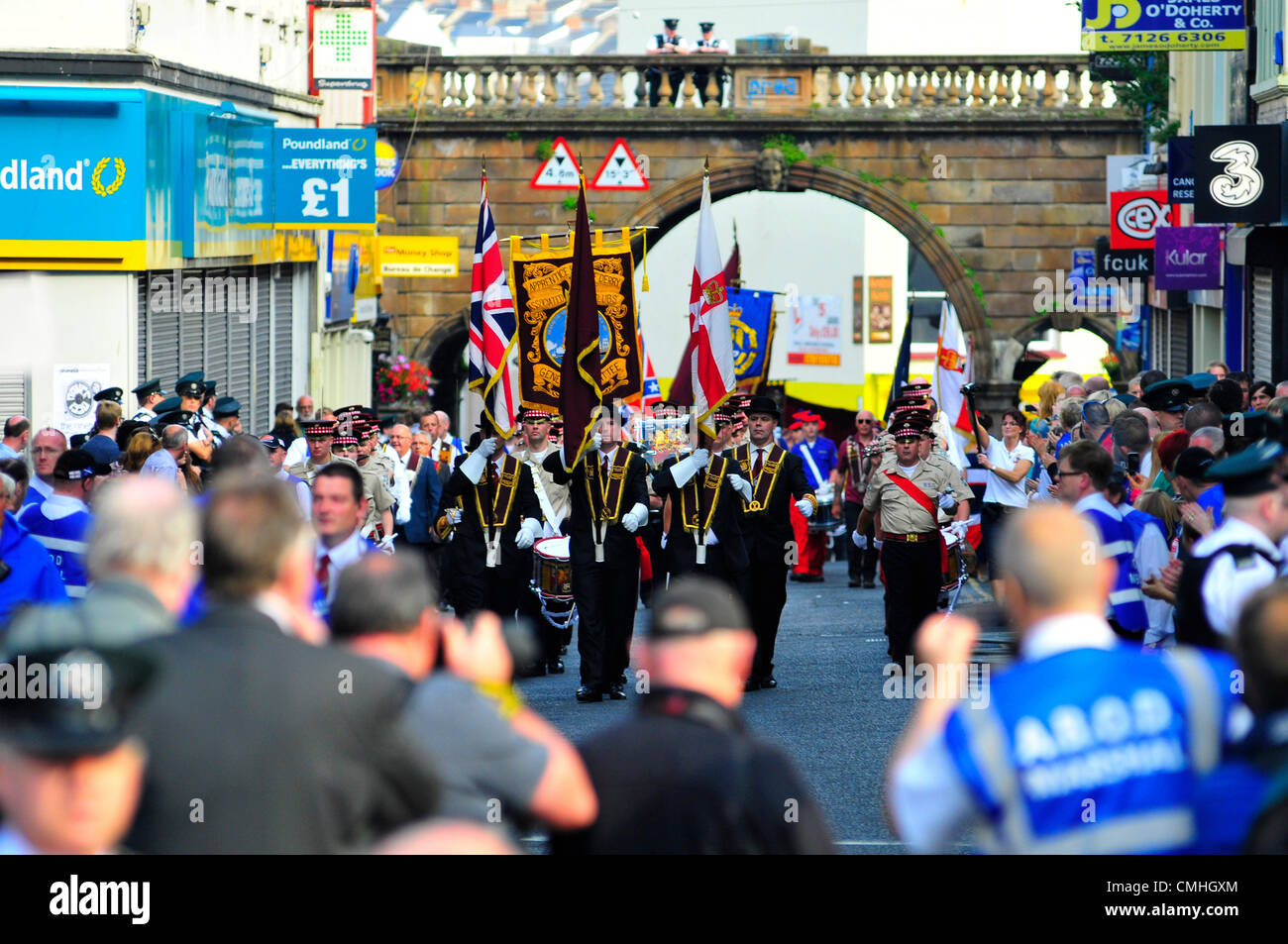 Erleichterung der derry parade Fotos und Bildmaterial in hoher