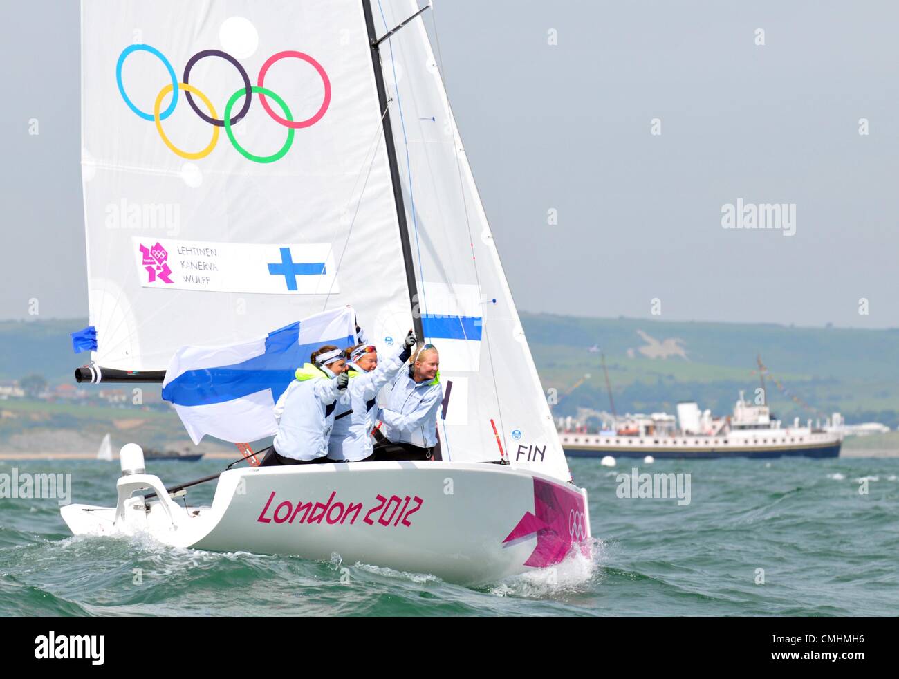 Olympiade 2012 in London, Segeln bei Weymouth & Portland Veranstaltungsort, Dorset, England, UK.  11. August 2012 Mikaela Wulff, Silja Kanerva und Silja Lehtinen Finnland feiern Bronze in der Frauen Elliott 6 m Segelklasse Bild: DORSET MEDIA SERVICE Stockfoto