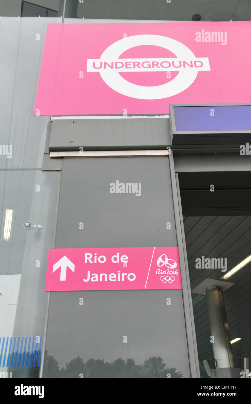 Stratford, London, UK. 13. August 2012. Anzeichen für Rio De Janeiro am Bahnhof Stratford im Osten Londons in der Nähe von Olympiapark. Rio wird im nächsten Sommer Olympischen Spiele im Jahr 2016 veranstalten. Stockfoto