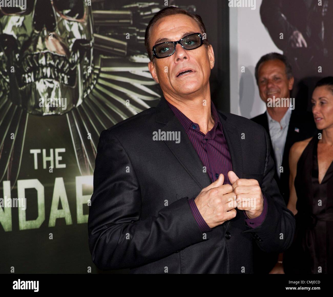 Jean-Claude Van Damme im Ankunftsbereich für THE EXPENDABLES 2 Premiere, Graumans Chinese Theatre, Los Angeles, CA 15. August 2012. Foto von: Emiley Schweich/Everett Collection Stockfoto