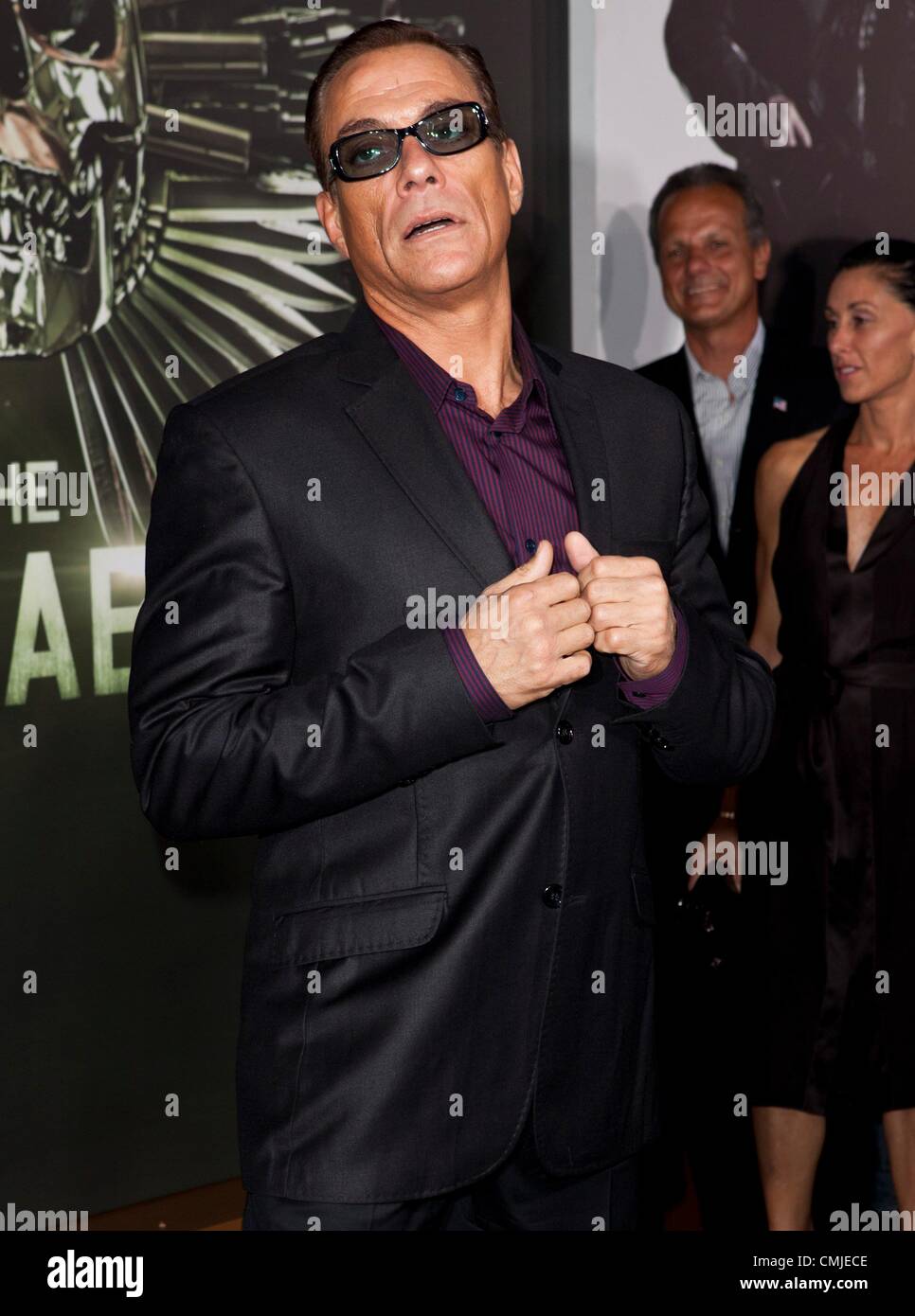 Jean-Claude Van Damme im Ankunftsbereich für THE EXPENDABLES 2 Premiere, Graumans Chinese Theatre, Los Angeles, CA 15. August 2012. Foto von: Emiley Schweich/Everett Collection Stockfoto