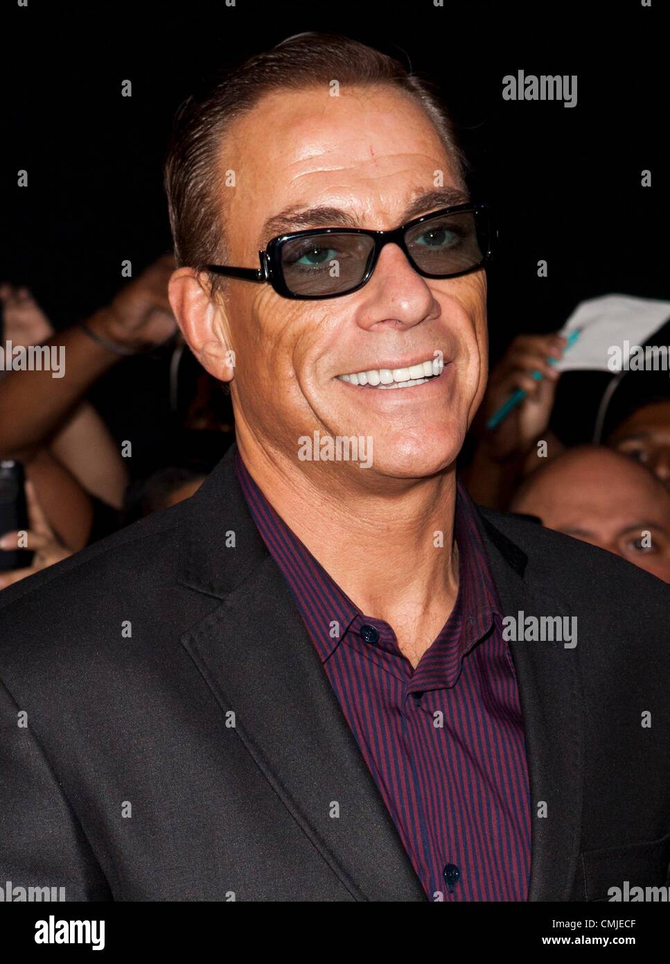 Jean-Claude Van Damme im Ankunftsbereich für THE EXPENDABLES 2 Premiere, Graumans Chinese Theatre, Los Angeles, CA 15. August 2012. Foto von: Emiley Schweich/Everett Collection Stockfoto