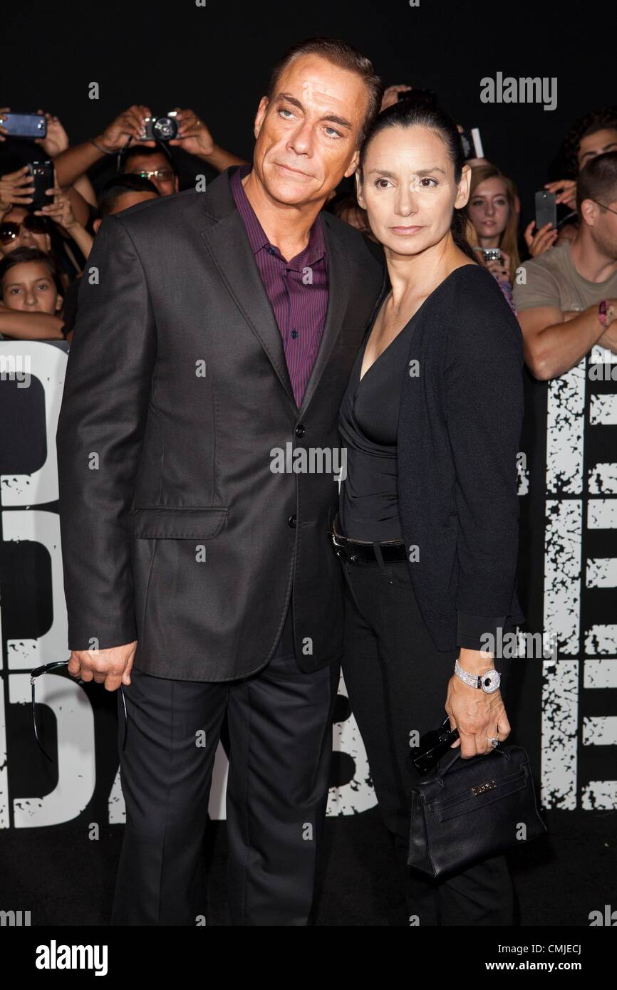 Jean-Claude Van Damme im Ankunftsbereich für THE EXPENDABLES 2 Premiere, Graumans Chinese Theatre, Los Angeles, CA 15. August 2012. Foto von: Emiley Schweich/Everett Collection Stockfoto