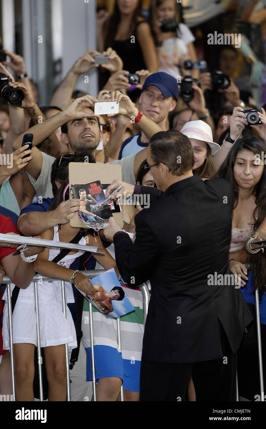 Jean Claude Van Damme im Ankunftsbereich für THE EXPENDABLES 2 Premiere, Graumans Chinese Theatre, Los Angeles, CA 15. August 2012. Foto von: Michael Germana/Everett Collection Stockfoto