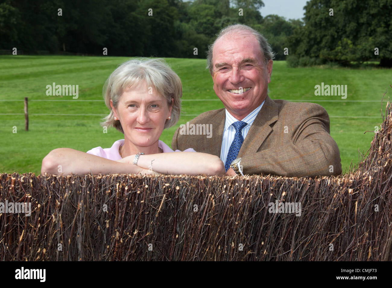 Donnerstag, 16. August 2012. Der Land Rover Burghley Horse Trials Briefing Medientag, Burghley House, Stamford, Lincolnshire, UK. Veranstalters Elizabeth Inman und Course Designer Captain Mark Phillips. Stockfoto