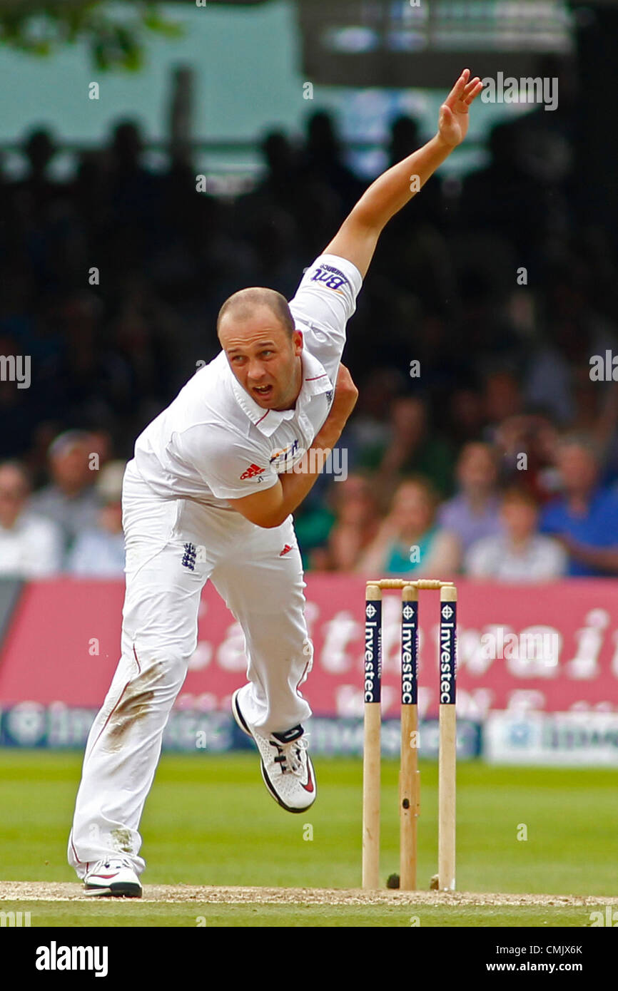 19.08.2012 London, England. Englands Jonathan Trott bowling während der dritten Investec Cricket Test Länderspiel zwischen England und Südafrika, spielte an der Lords Cricket Ground: obligatorische Kredit: Mitchell Gunn Stockfoto