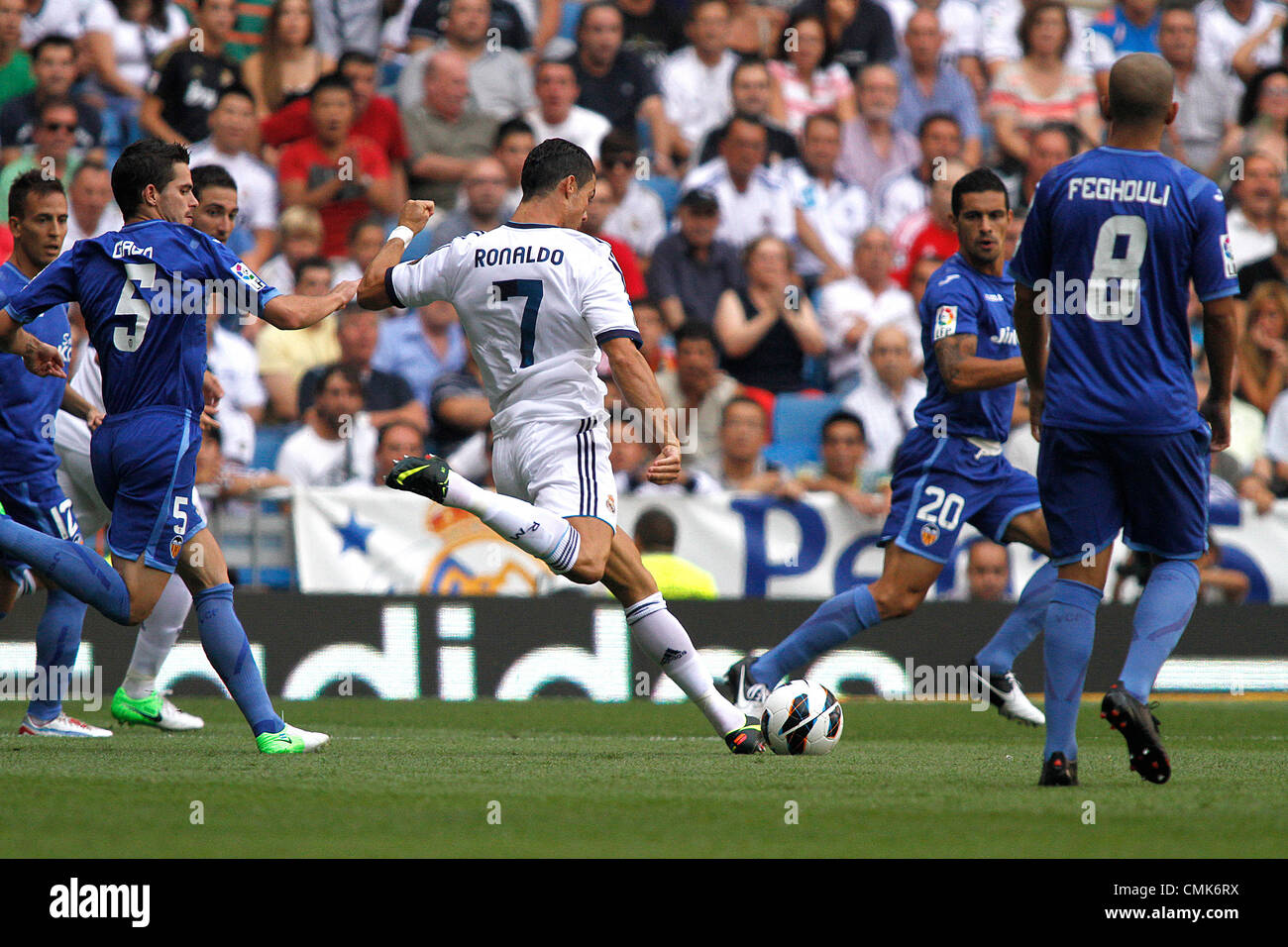 19.08.2012 Madrid, Spanien. La Liga Fußball Real Madrid vs. Valencia CF - Cristiano Ronaldo bekommt seine Chance entfernt unter Druck Stockfoto