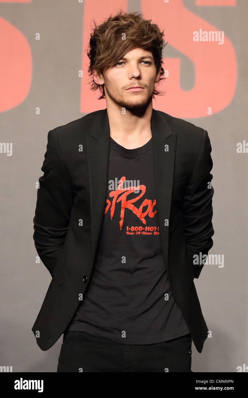 Chiba, Japan. 3. November 2013. Louis Tomlinson von One Direction besucht eine Fan-Veranstaltung um den Film "This Is Us" in der Präfektur Chiba zu fördern. © Motoo Naka/AFLO/Alamy Live-Nachrichten Stockfoto