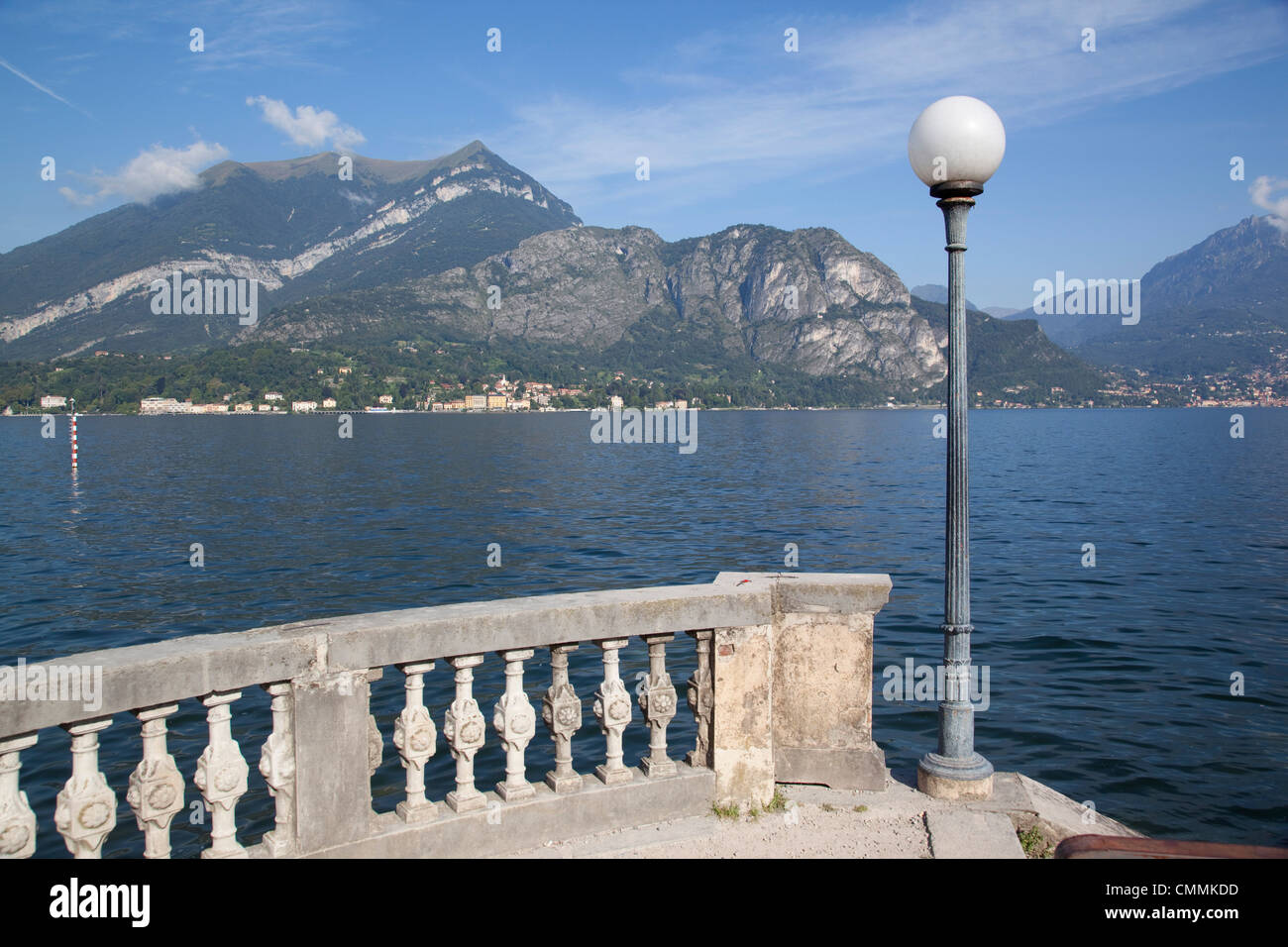 Blick auf See blicken nach Cadenabbia, Bellagio, Comer See, Lombardei, italienische Seen, Italien, Europa Stockfoto