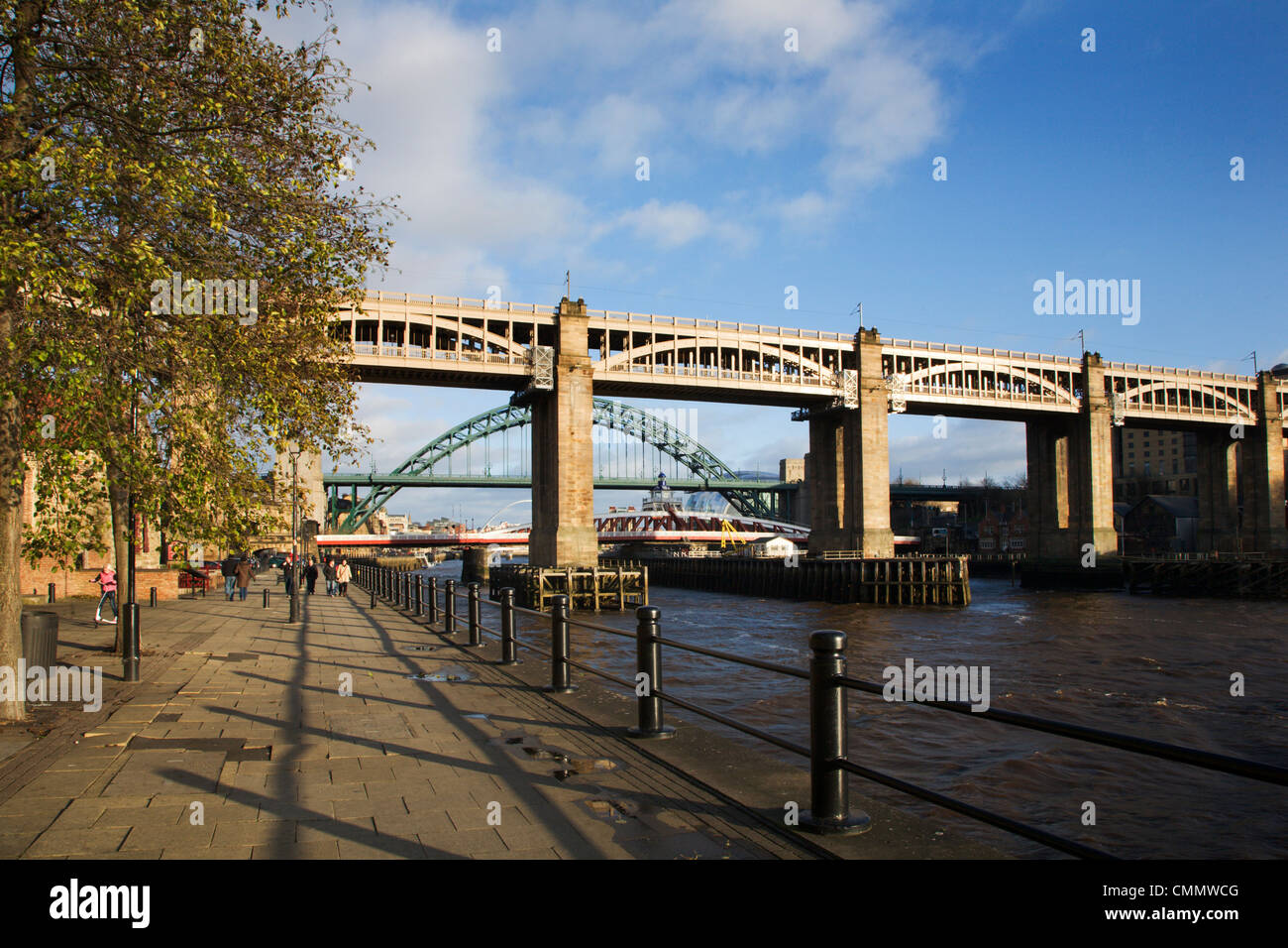 Tyne Bridges und Kai, Newcastle Upon Tyne, Tyne and Wear, England, Vereinigtes Königreich, Europa Stockfoto