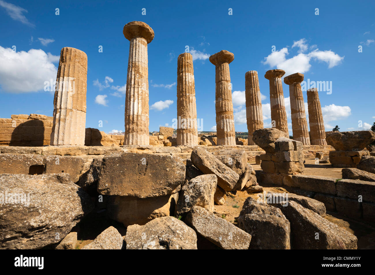 Säulen des Tempio di Ercole, Valle dei Templi, UNESCO-Weltkulturerbe, Agrigento, Sizilien, Italien, Europa Stockfoto