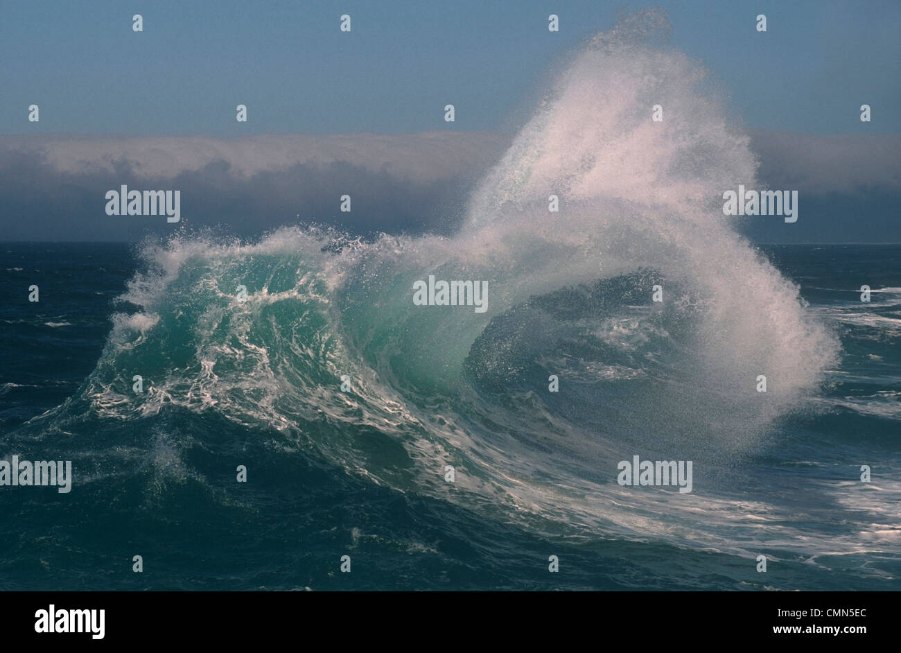 Die erstaunlichen Wellen am Kap Kawanda. Oregons Pazifikküste. Stockfoto