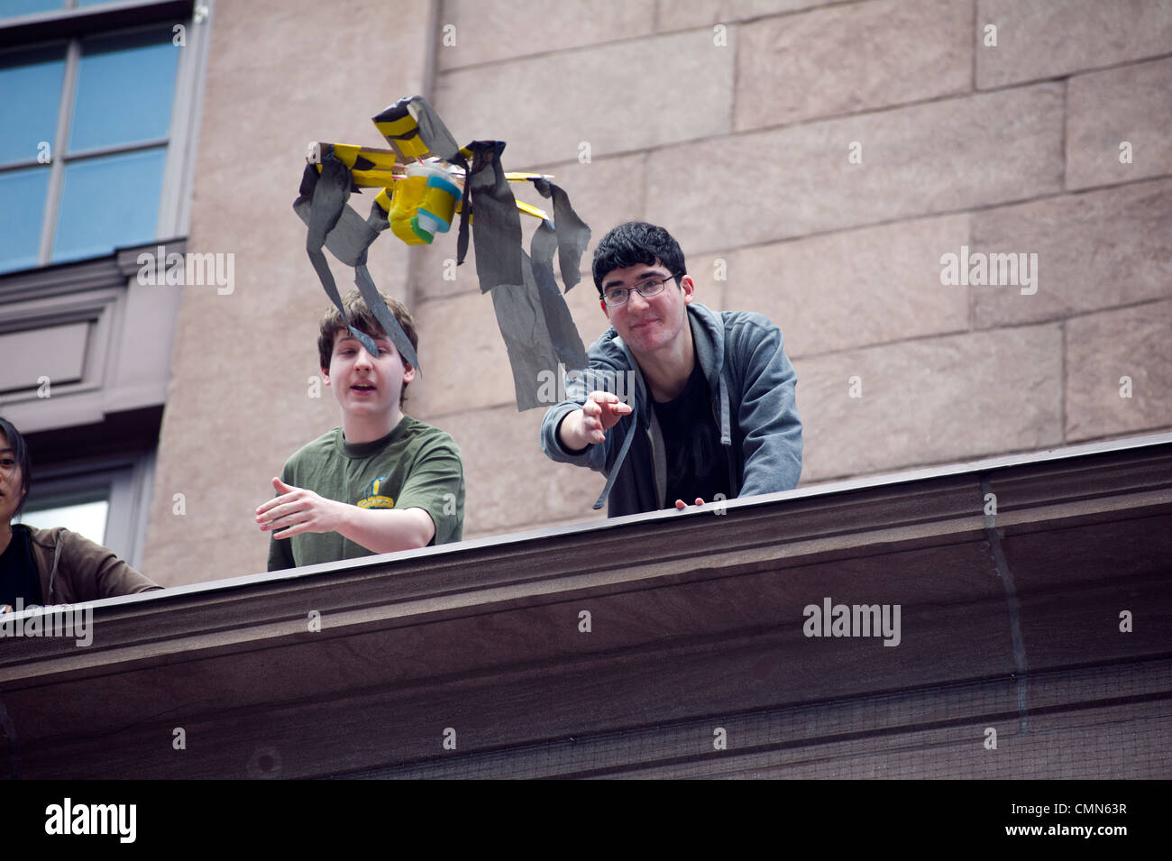 Die Cooper Union Ingenieurschule jährlichen Ei Drop-Wettbewerb Stockfoto