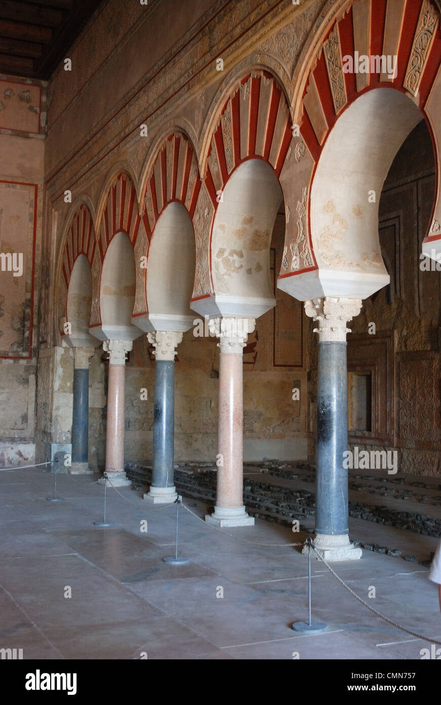 Mittelschiff, der Halle der Abd al-Rahman III, Medina Azahara (Madinat al-Zahra), in der Nähe von Cordoba, Andalusien, Spanien, Europa. Stockfoto