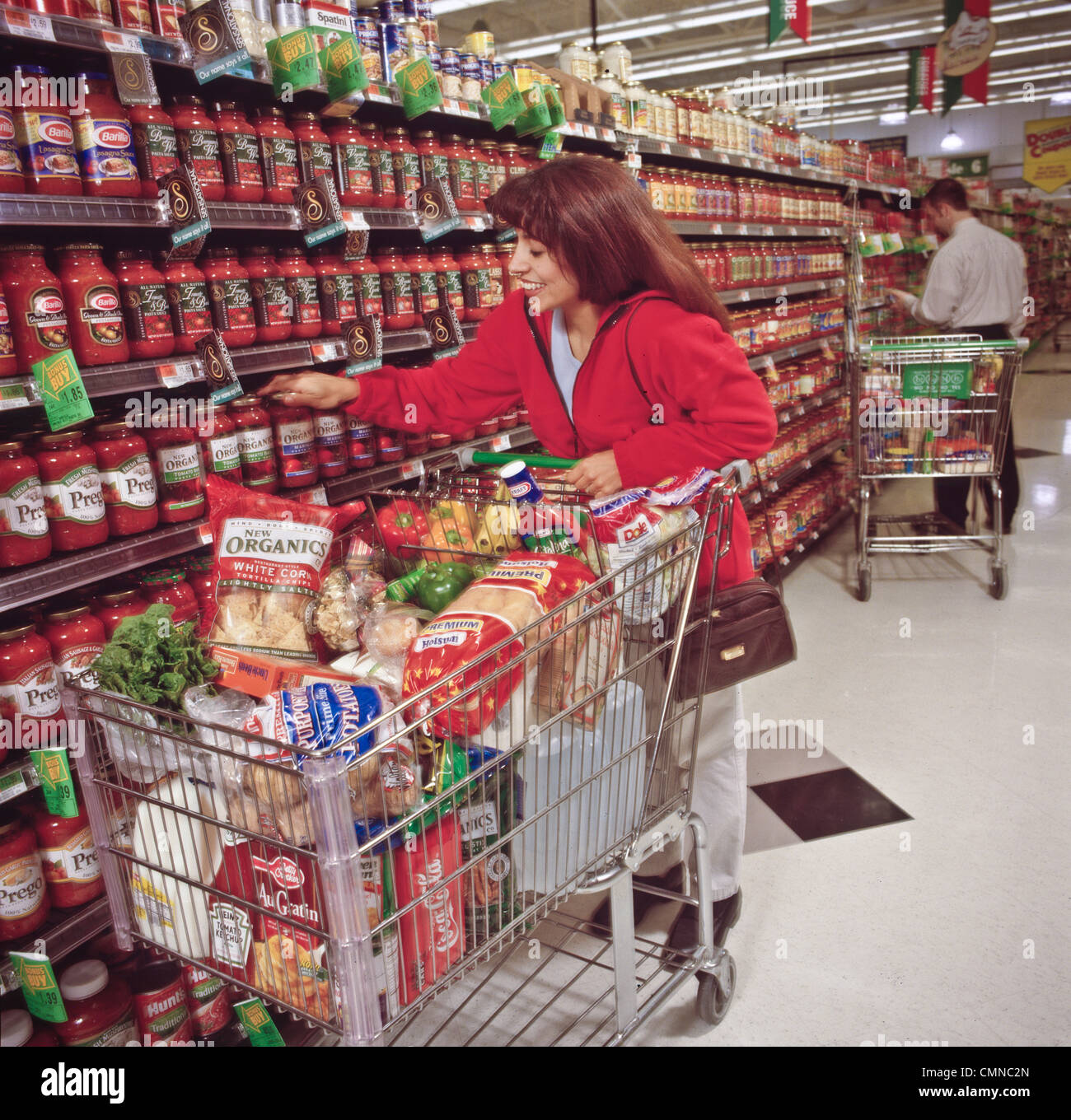 Shopper-Supermarkt-Regale. Stockfoto