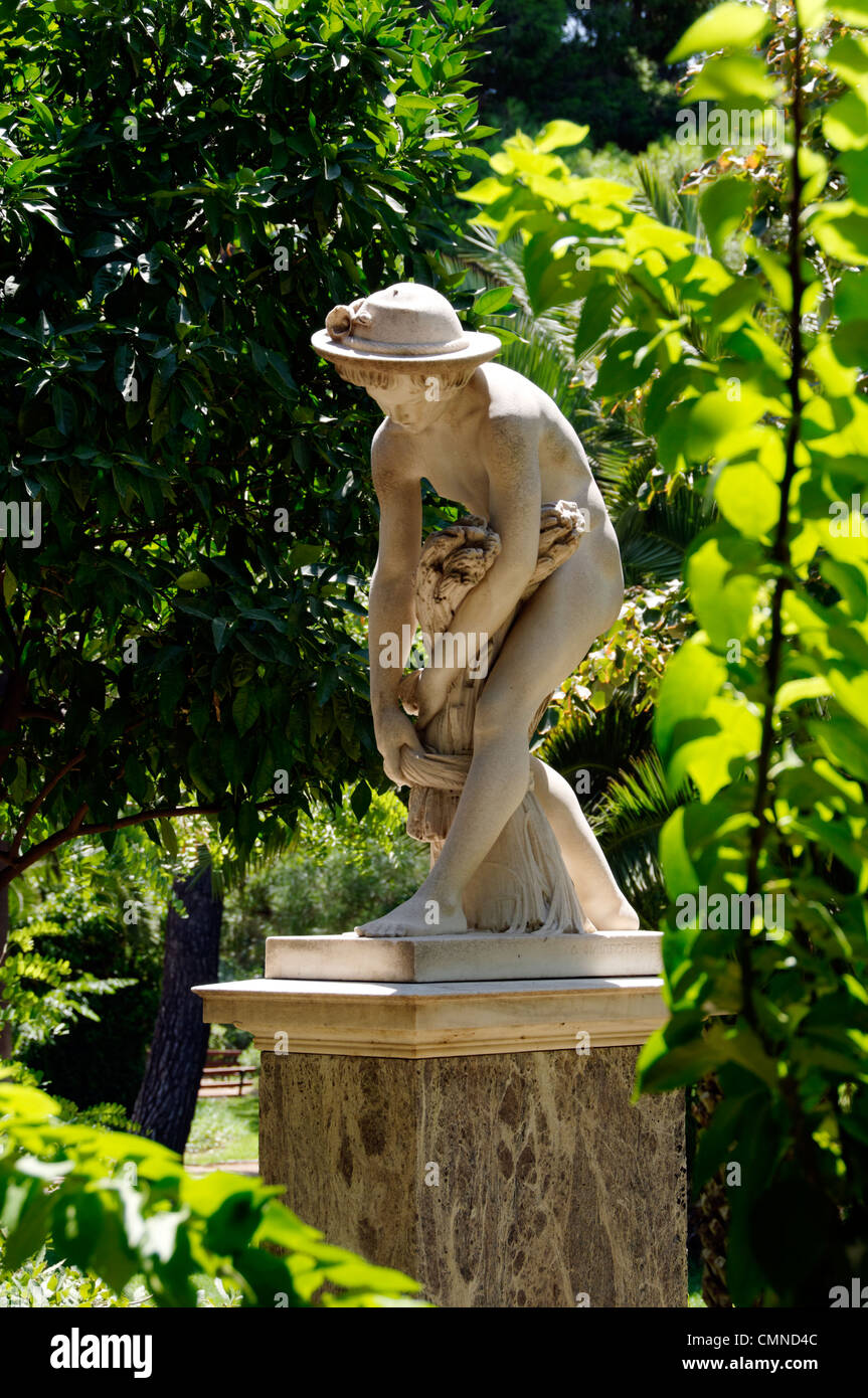 Athen. Griechenland. Ansicht des 19. Jahrhunderts wenig Harvester Skulptur von Dimitrios Filippotis im Zappeion Gardens ist ein Stockfoto Athen. Griechenland. Ansicht des 19. Jahrhunderts wenig Harvester Skulptur von Dimitrios Filippotis im Zappeion Gardens ist ein Stockfoto