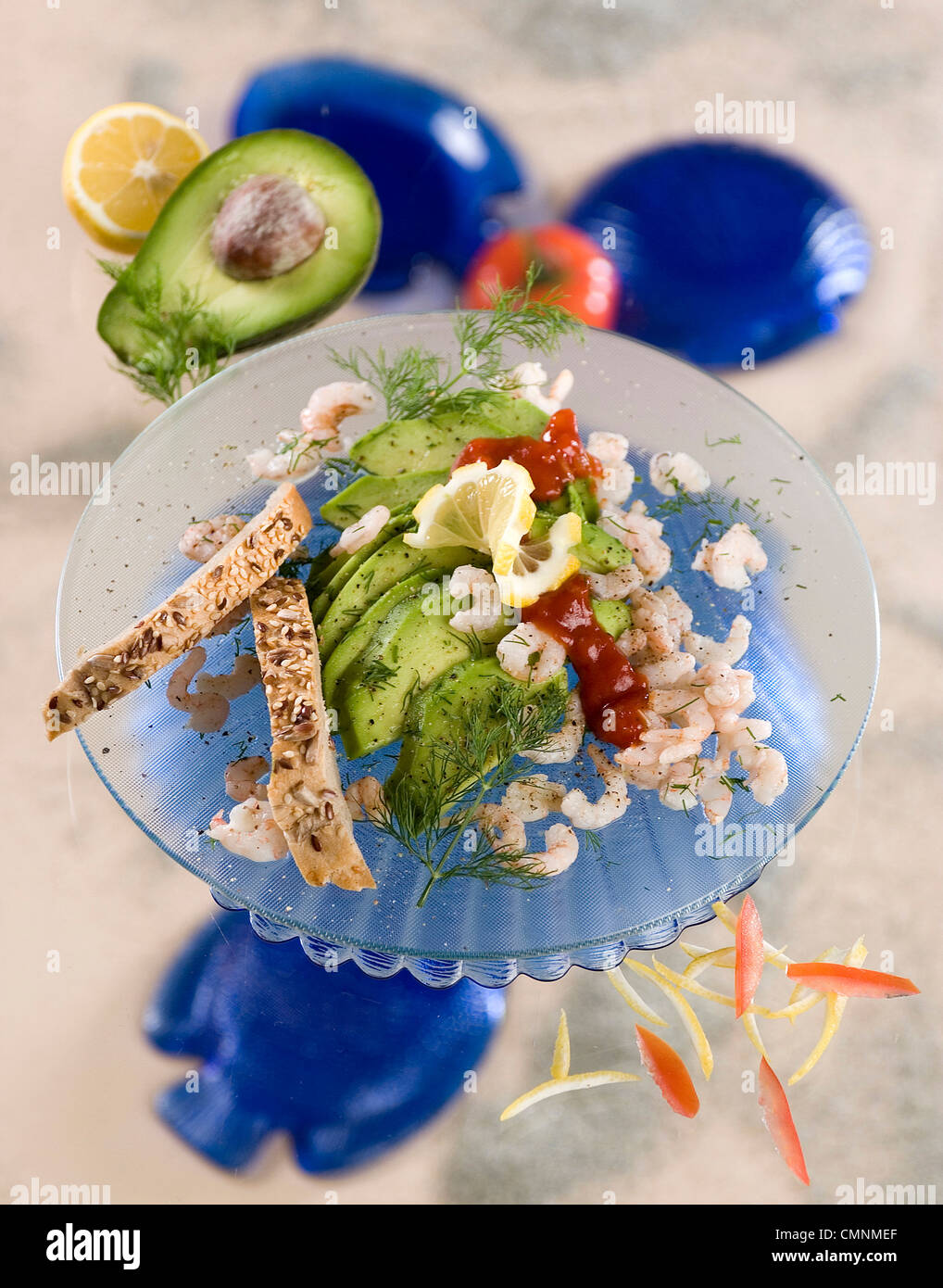 Avocado-Salat mit Krabben Studio Foto Stockfoto