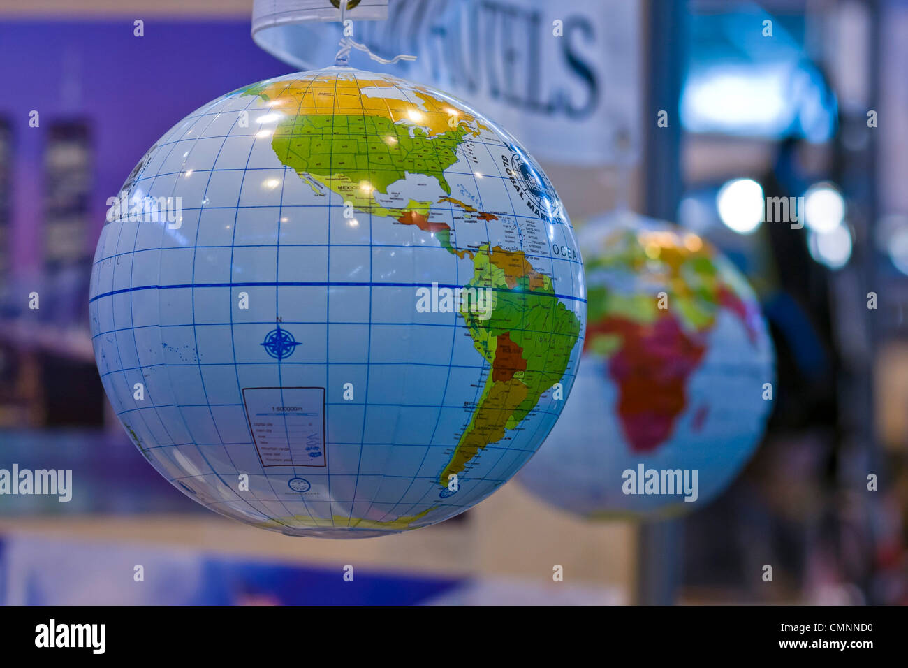 Aufblasbare Erde Globuskarte International Tourism Show 2012 Paris Stockfoto