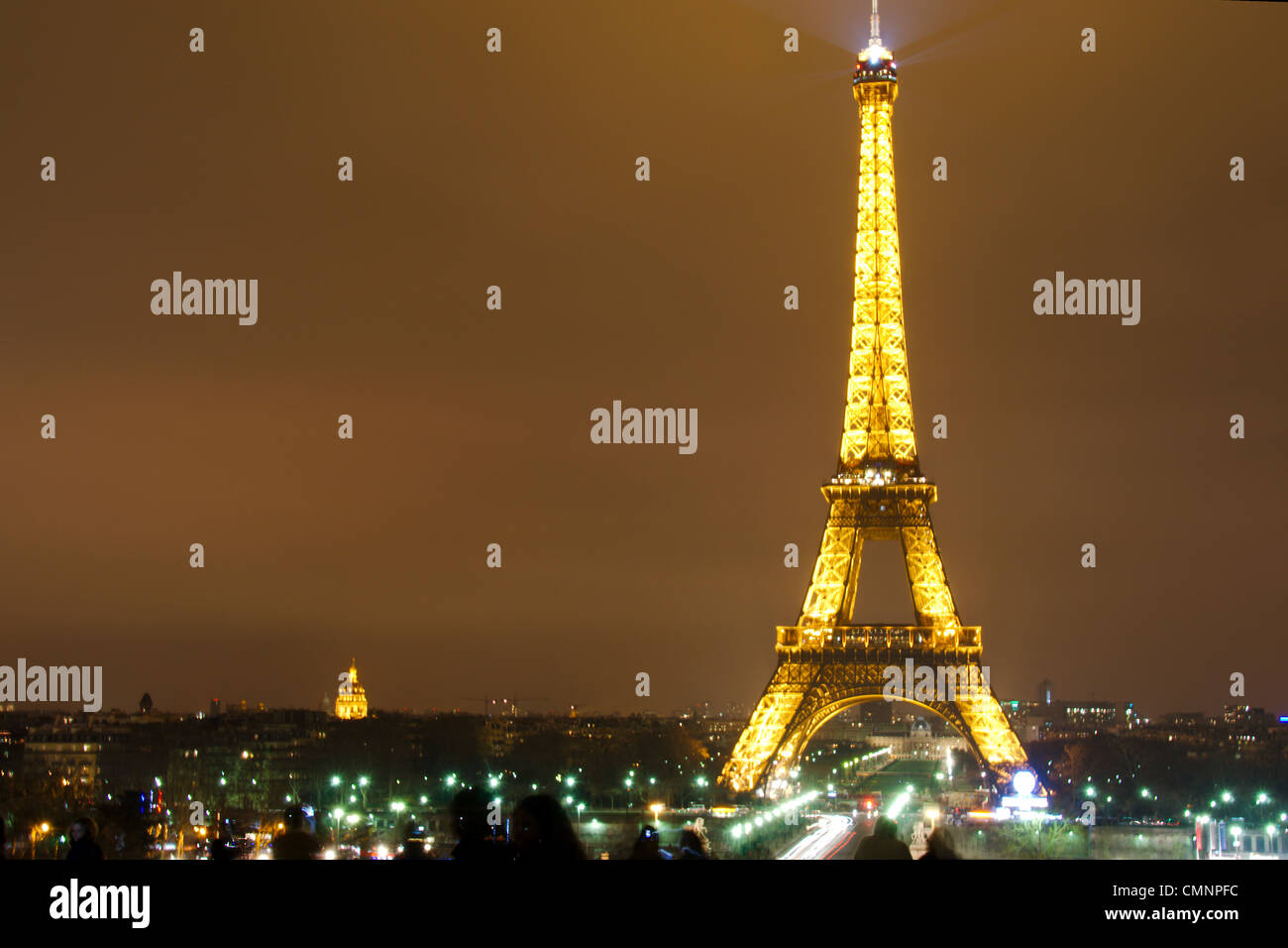 Eiffelturm bei Nacht tour Eiffel la nuit Stockfoto