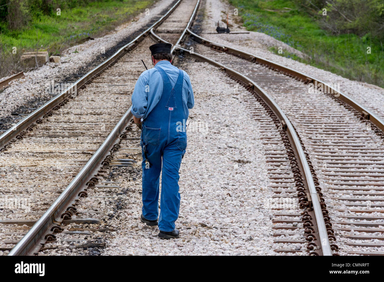 Bremser geht voraus um Schalter um Tracks für "Hill Country Flyer Touristenzug" auf Austin und Texas zentrale RR zu ändern. Stockfoto