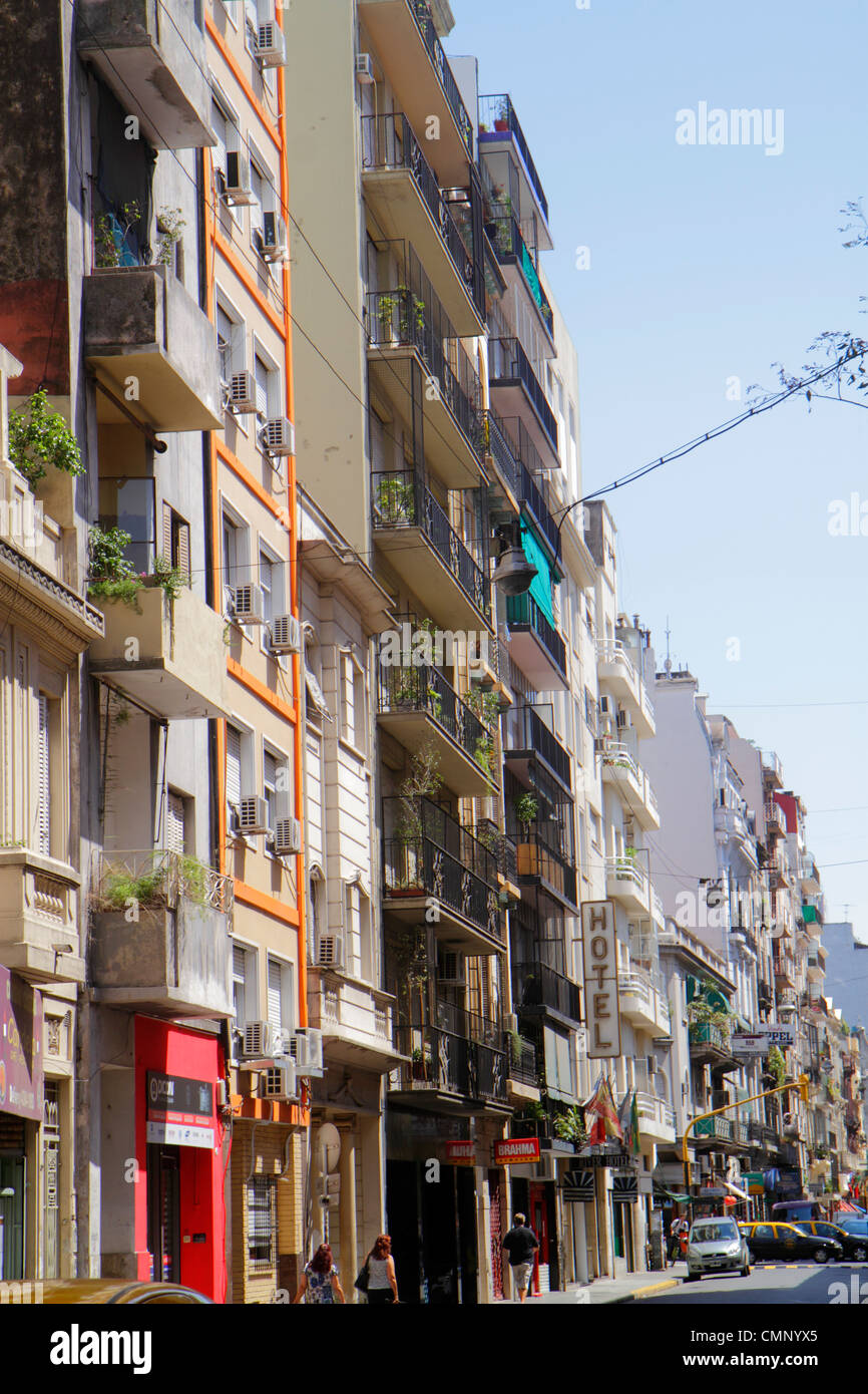 Buenos Aires Argentinien,Avenida Montevideo,Straßenszene,Nachbarschaft,Stadtwohnungen,Wohnwohnungen Wohnapartments Gebäude Gebäude hous Stockfoto