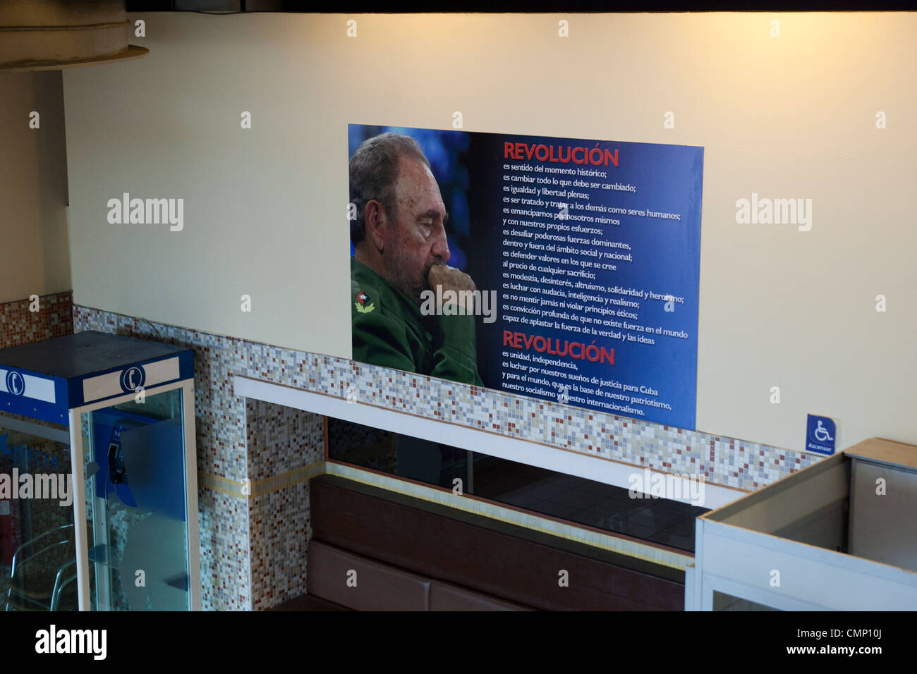 Poster von Castro und Erklärung der Revolution. Stockfoto