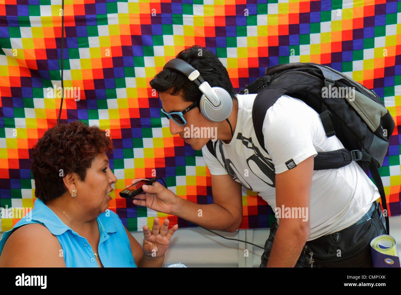 Arica Chile, Paseo Peatonal 21 de Mayo, Fußgängerzone, Hispanic Hispanic Latins Latino Latinos, spanischsprachiger Mann Männer Erwachsene Stockfoto Arica Chile, Paseo Peatonal 21 de Mayo, Fußgängerzone, Hispanic Hispanic Latins Latino Latinos, spanischsprachiger Mann Männer Erwachsene Stockfoto