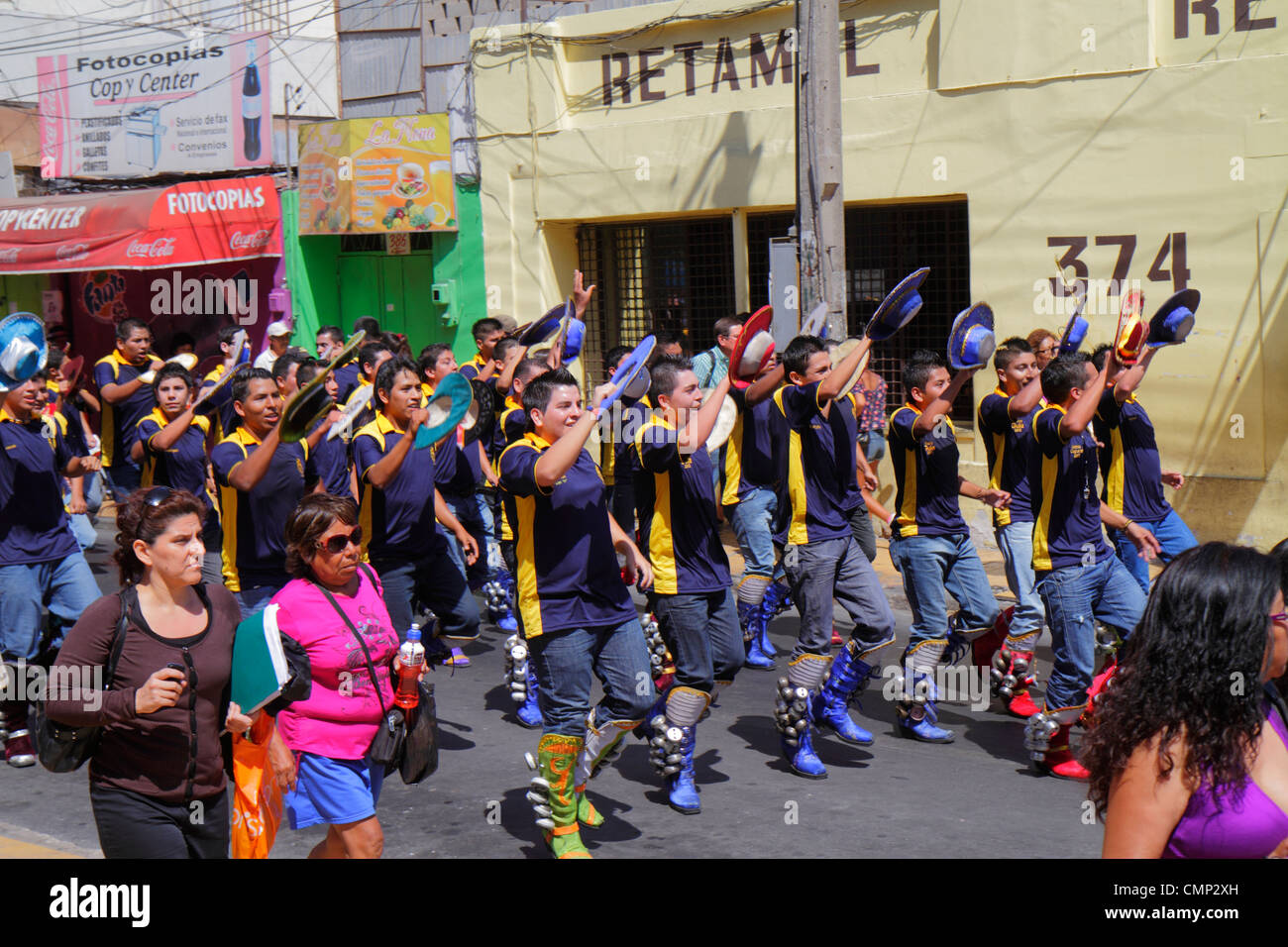 Arica Chile, Avenida Arturo Prat, Karneval der Anden, Karneval der Anden, Parade, Probe, indigene Völker, Aymara-Erbe, Folklore, Feier, traditioneller Tanz, Cap Stockfoto