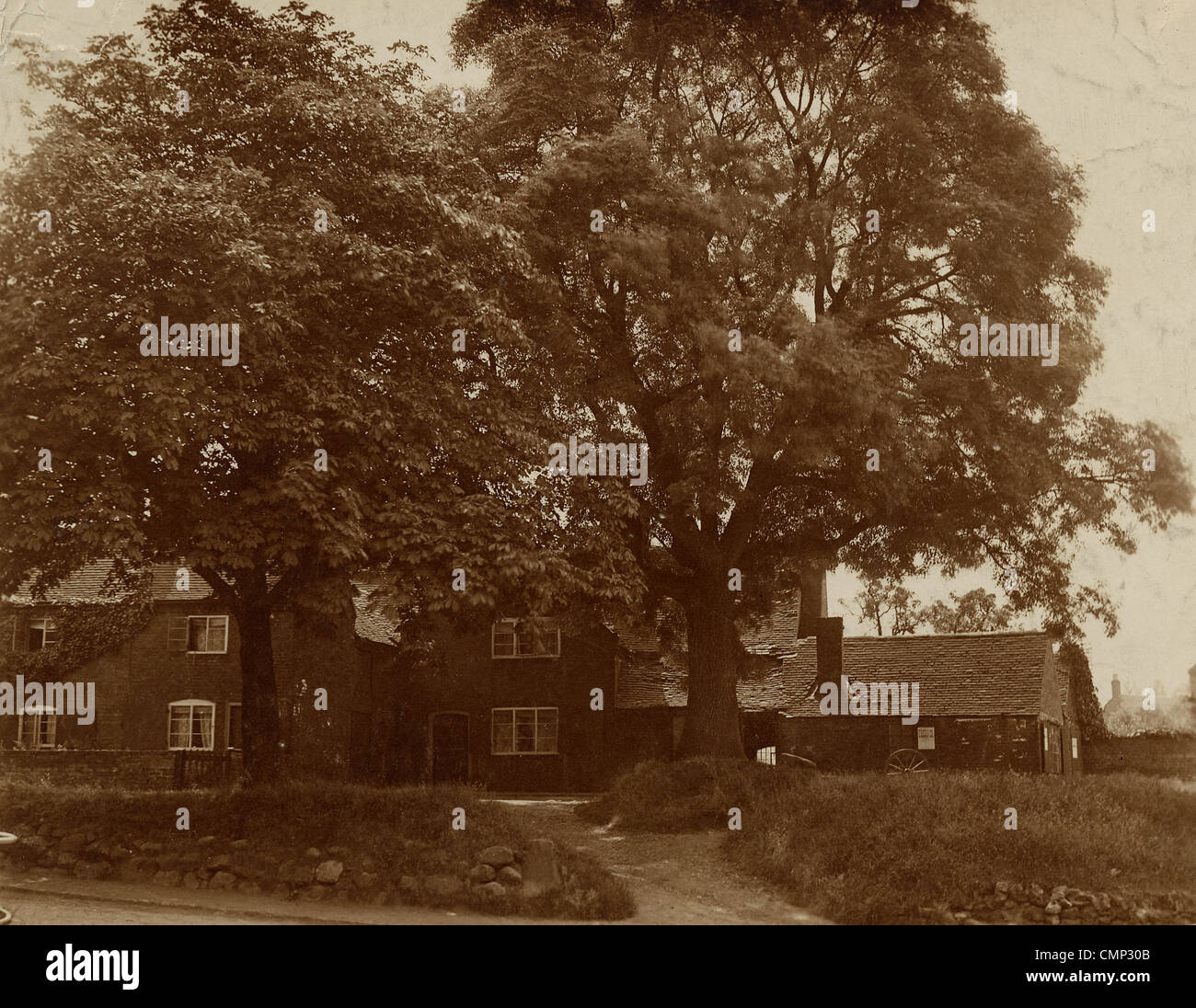 Alte Schmiede, Tettenhall, Anfang 20. Jhdt. Die Gebäude der Schmiede und Schmiede Hütten an der Ecke von Clifton Straße und Stockfoto