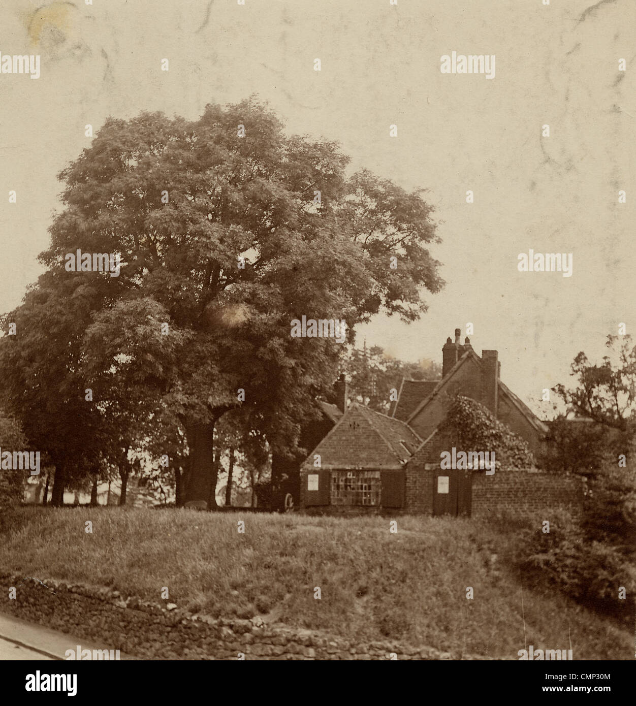 Alte Schmiede, Tettenhall, Anfang 20. Jhdt. Die Gebäude der Schmiede und Schmiede Hütten an der Ecke von Clifton Straße und Stockfoto