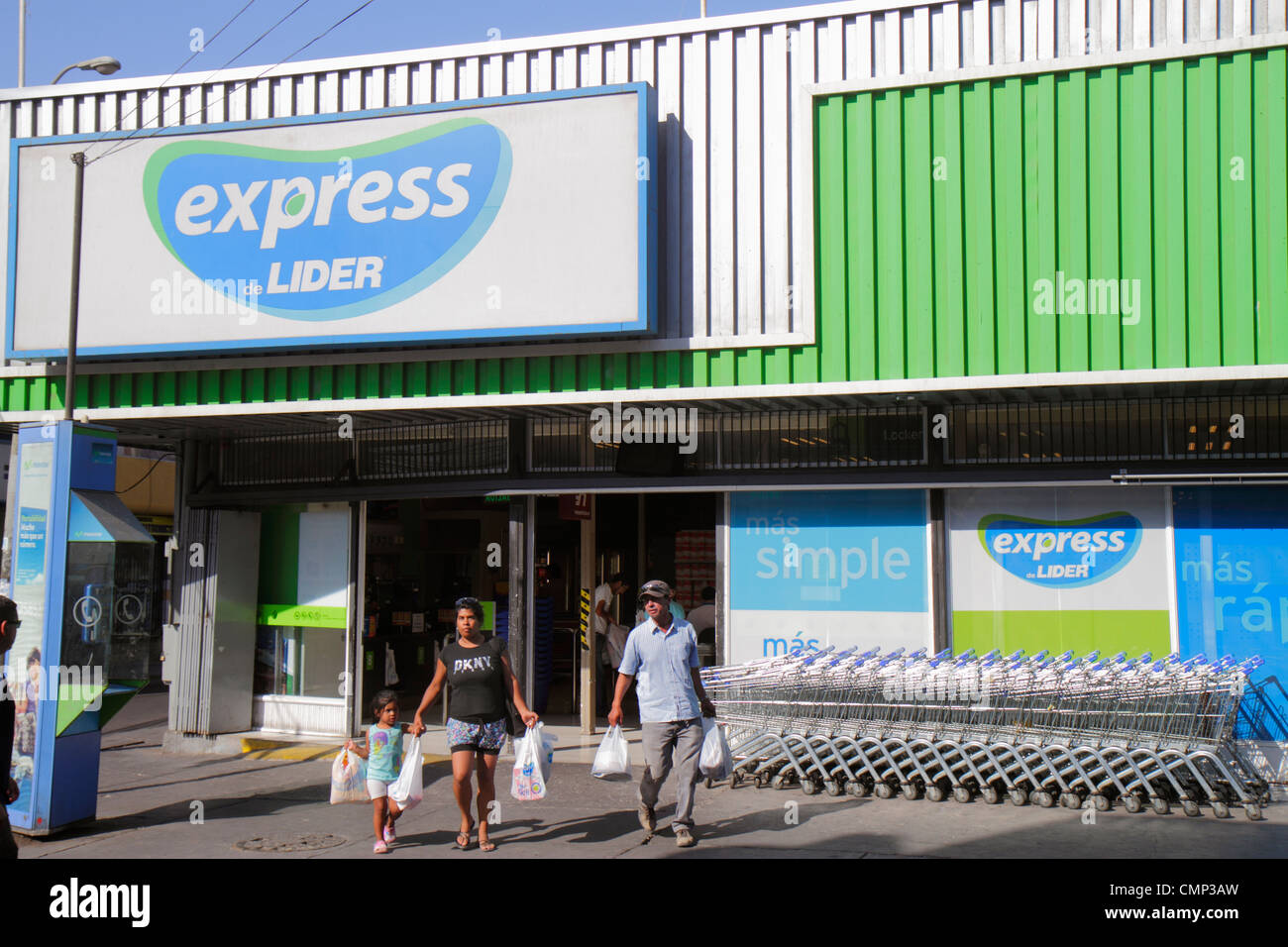 Arica Chile, Avenida de Septiembre, Express de Lider, Lebensmittelgeschäft, Supermarkt, Kette, Lebensmittelgeschäft Chile, Shopping Shopper Shop Geschäfte Markt Kauf Verkauf, Geschäft Stockfoto