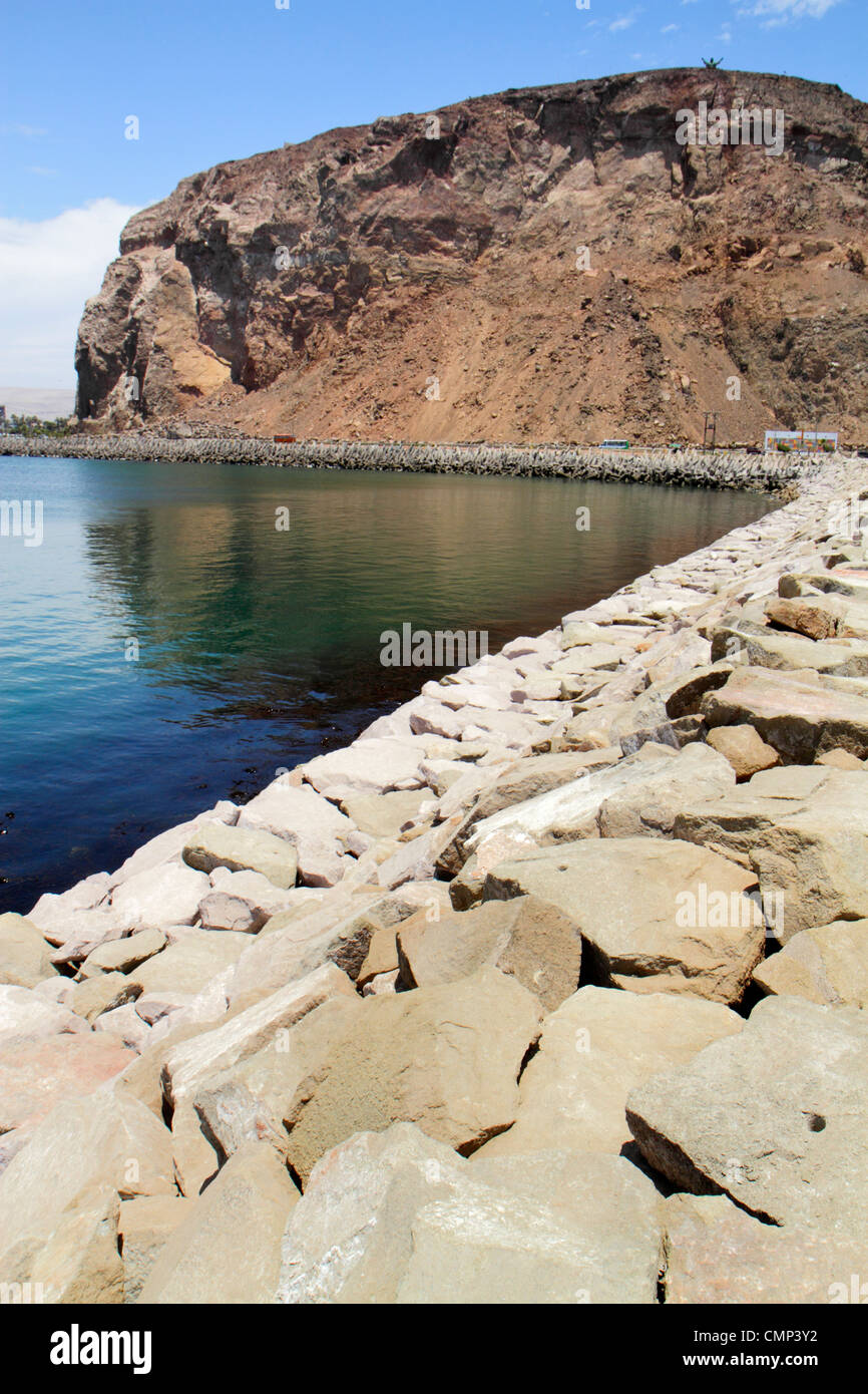 Arica Chile, chilenische Küstenlinie, Avenida Comandante San Martin, El Morro de Arica, historisches Wahrzeichen, Wasser, Küste, Hafenmauer, Küste, Wellenbrecher, Revetme Stockfoto