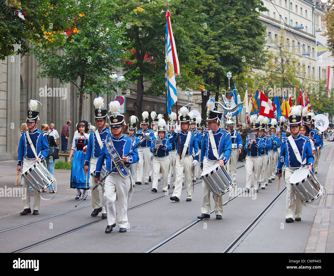 Zürich - 1. AUGUST: Nationalfeiertag-Parade am 1. August 2009 in Zürich, Schweiz. Parade mit Stadt-Orchester Zürich öffnen Stockfoto Zürich - 1. AUGUST: Nationalfeiertag-Parade am 1. August 2009 in Zürich, Schweiz. Parade mit Stadt-Orchester Zürich öffnen Stockfoto