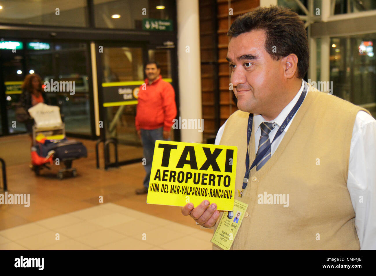 Santiago Chile, Comodoro Arturo Merino Benítez Internationaler Flughafen, Luftfahrt, Terminal, Bodentransport, Schild, hispanischer Mann Männer Erwachsene Erwachsene, ta Stockfoto