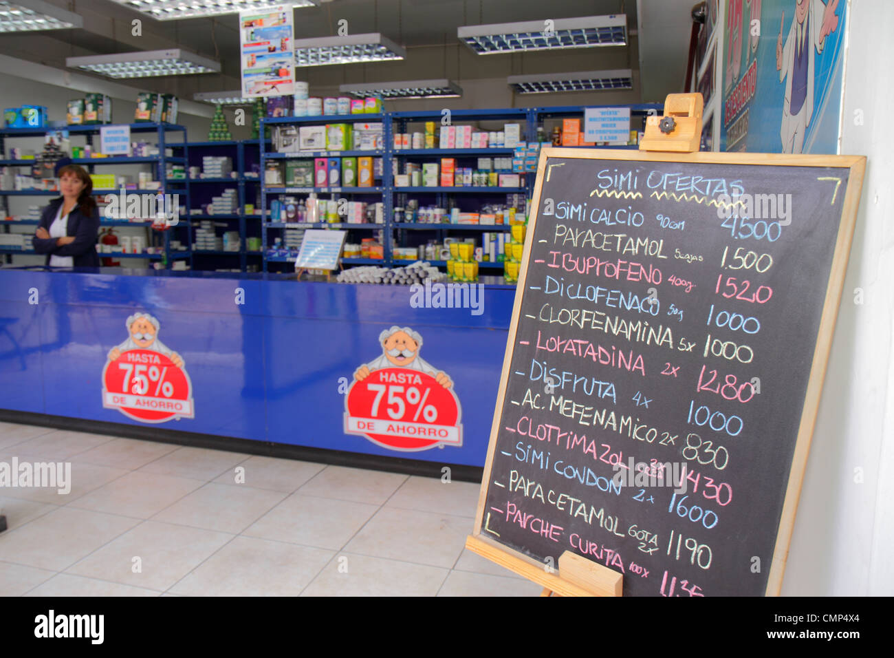 Santiago Chile, Providencia, Avenida Libertador Bernardo O'Higgins, Farmacias Doctor Simi, Apotheke, Drogeriemarkt, Medizin, Gesundheit, Verkauf, Sonderangebot Stockfoto