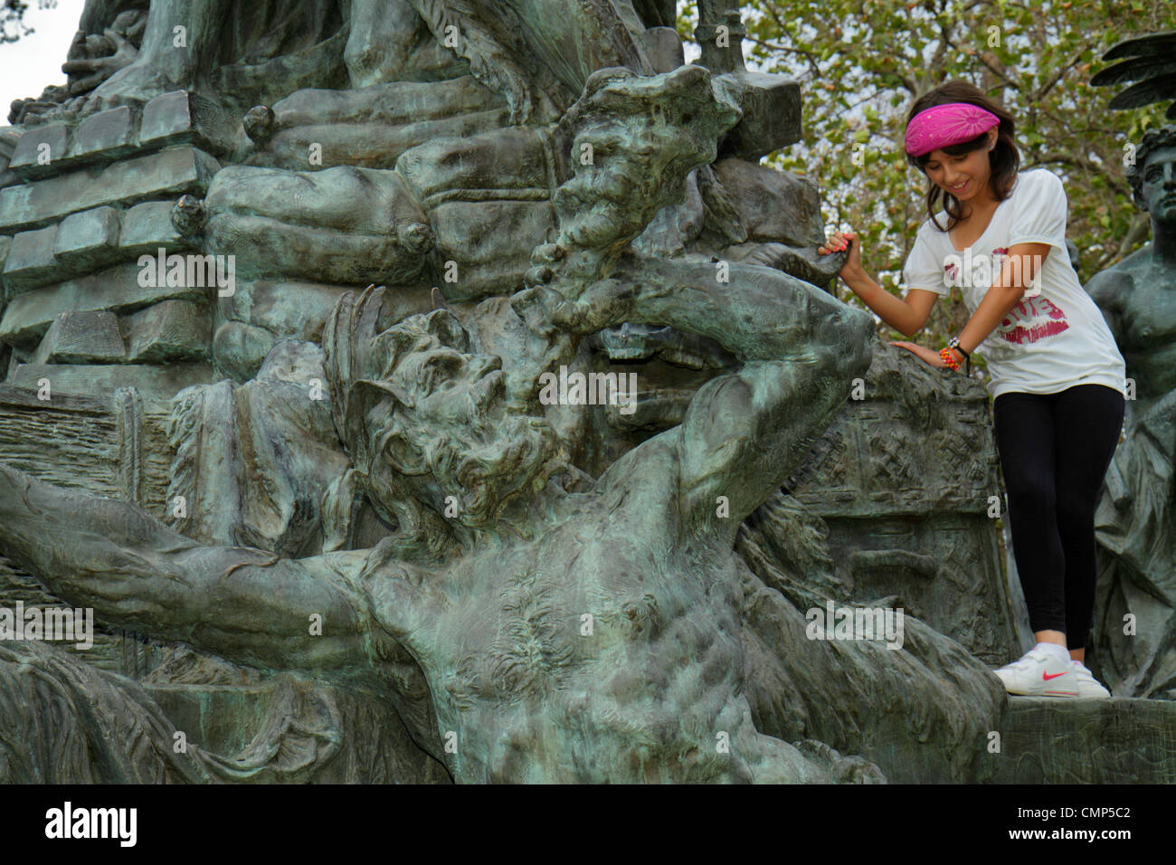 Santiago Chile,Parque Forestal,Fuente Alemana,Deutscher Brunnen,trocken,Kunst im öffentlichen Raum,Skulptur,Bildhauer Gustav Eberlein,1920,Lateinisch Latino eth Stockfoto