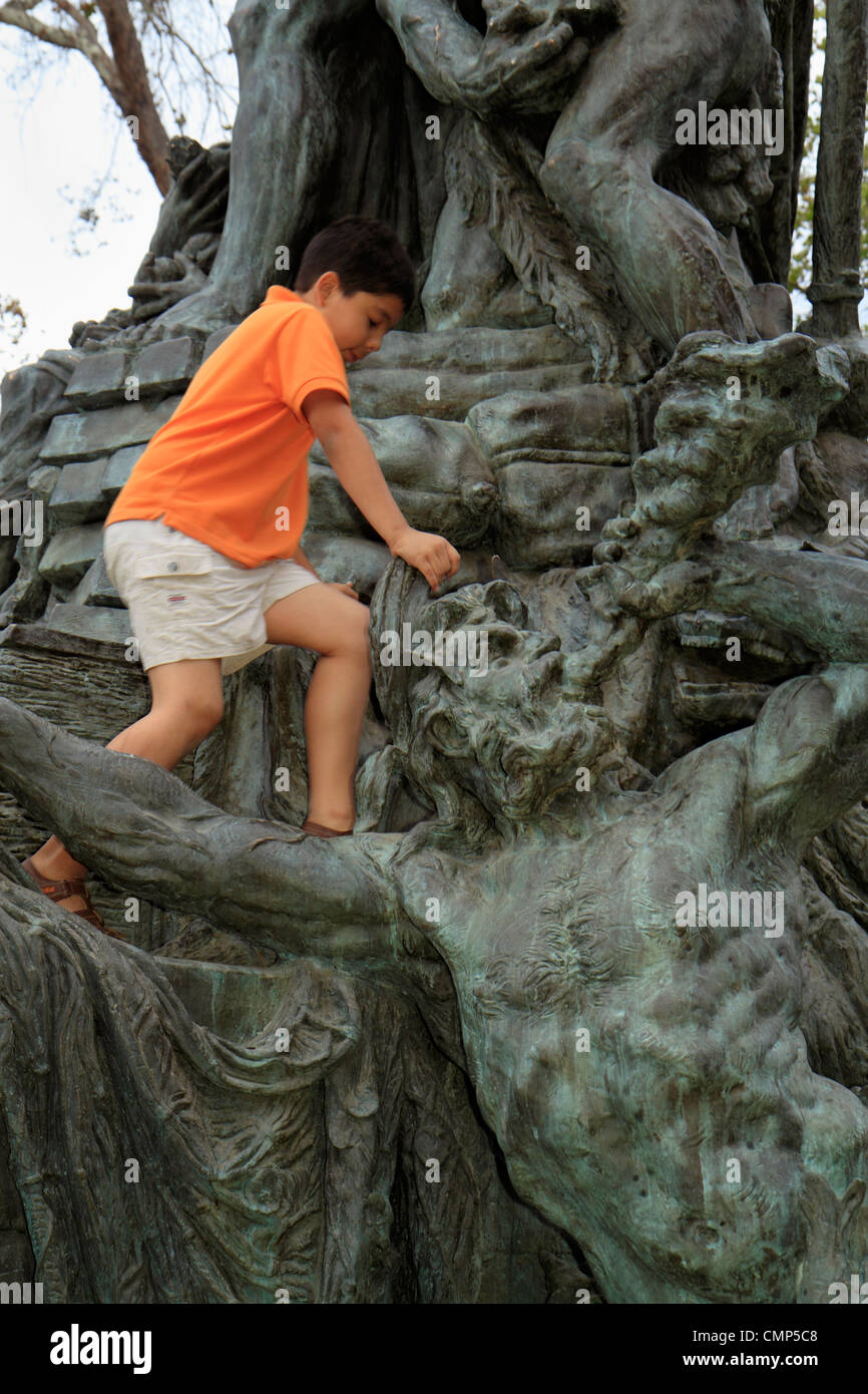 Santiago Chile,Parque Forestal,Fuente Alemana,Deutscher Brunnen,trocken,Kunst im öffentlichen Raum,Skulptur,Bildhauer Gustav Eberlein,1920,Lateinisch Latino eth Stockfoto