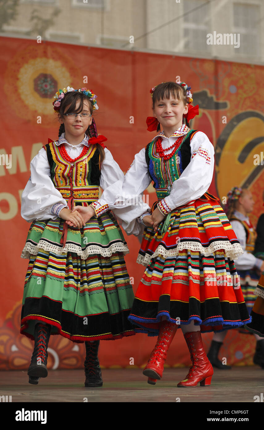 Traditionelles polnisches trachtenkleid -Fotos und -Bildmaterial in hoher  Auflösung – Alamy