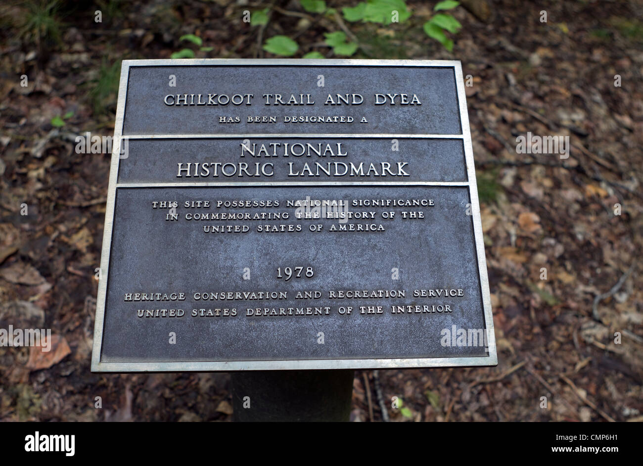 Zeichen in der Nähe der Dyea-Website in der Klondike Gold Rush National Historical Park in der Nähe von Skagway, Alaska, USA. Stockfoto