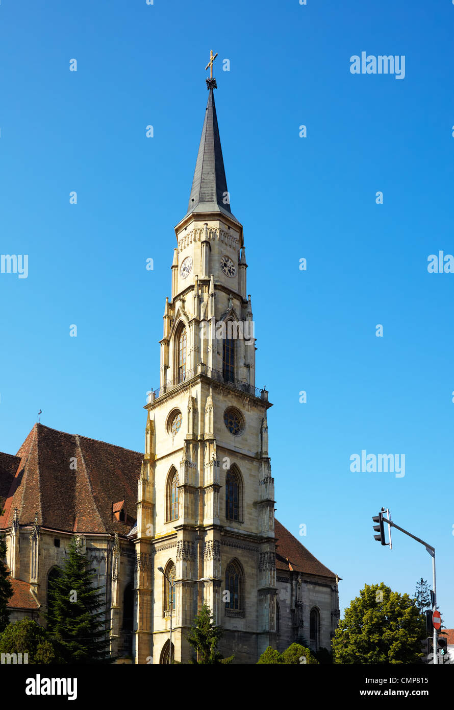 Turm von St. Michael katholische Kathedrale in Cluj-Napoca, Rumänien. Stockfoto