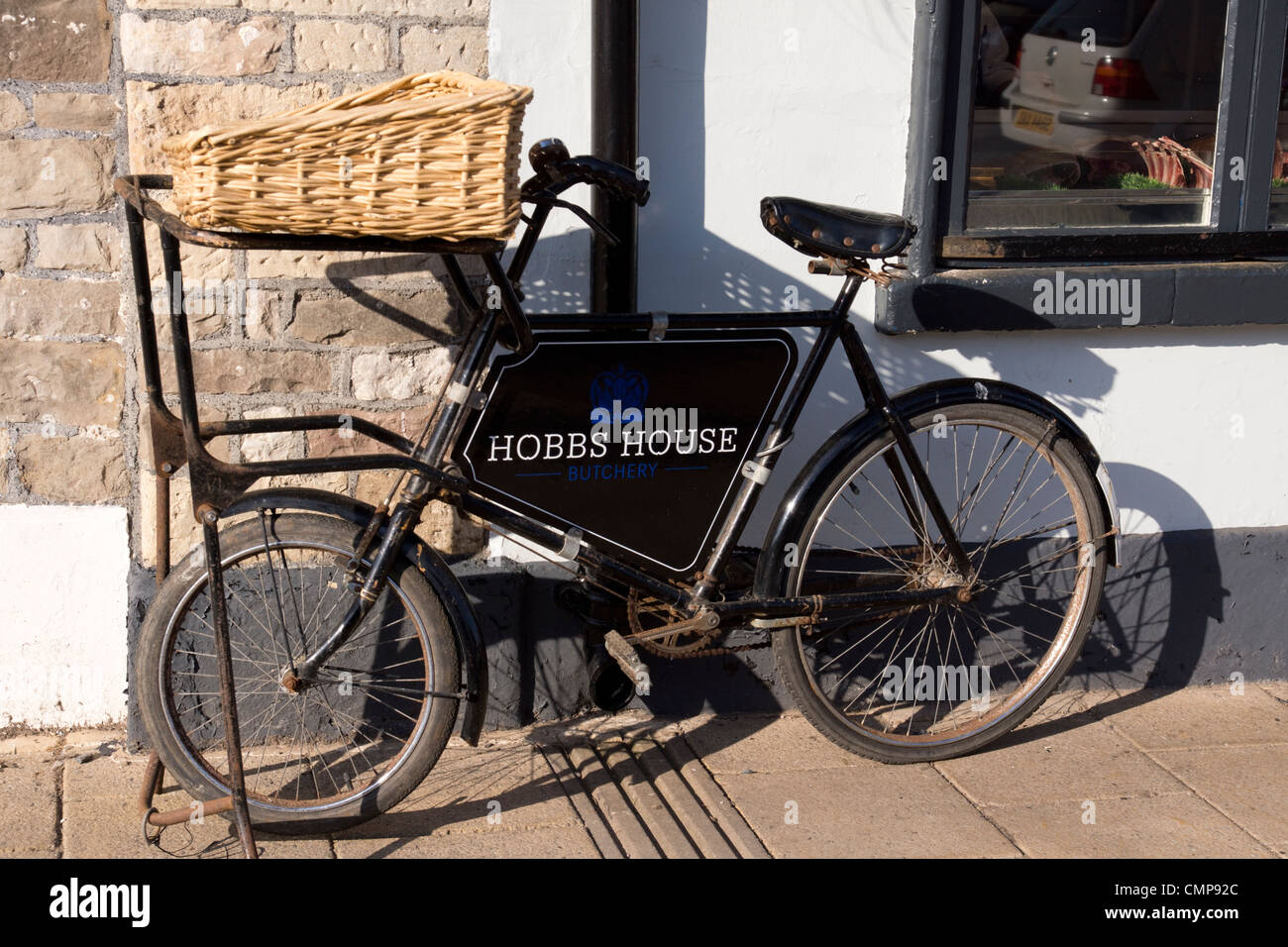 Bäcker Fahrrad Mit Korb Stockfotos und -bilder Kaufen - Alamy