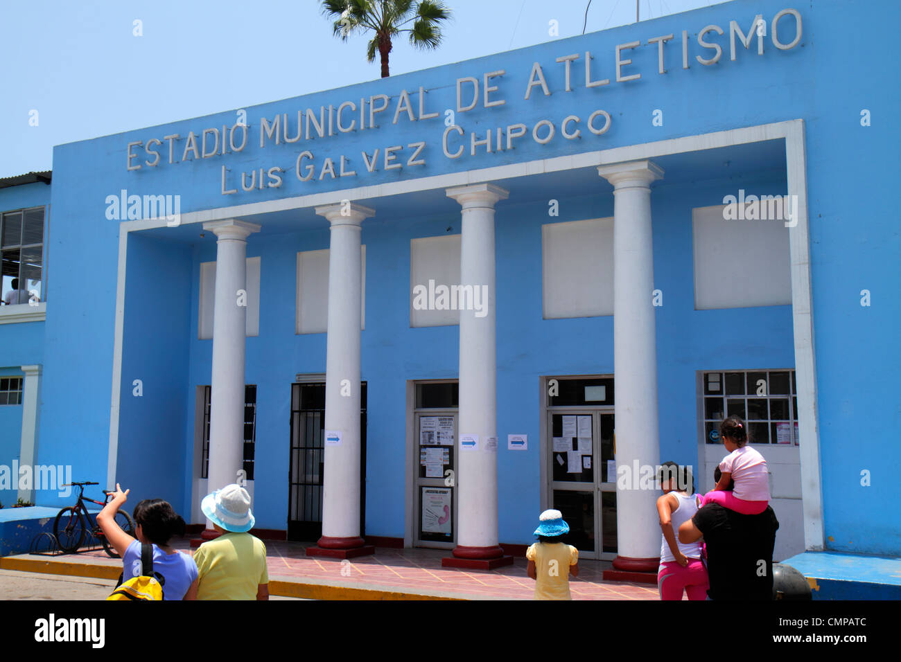 Lima Peru, Barranco, Avenida Miguel Grau, Estadio Municipal, kommunaler Sportkomplex, Sportzentrum, Zentrum, Hispanic ethnischer Mann Männer männlich, Frau weiblich wom Stockfoto