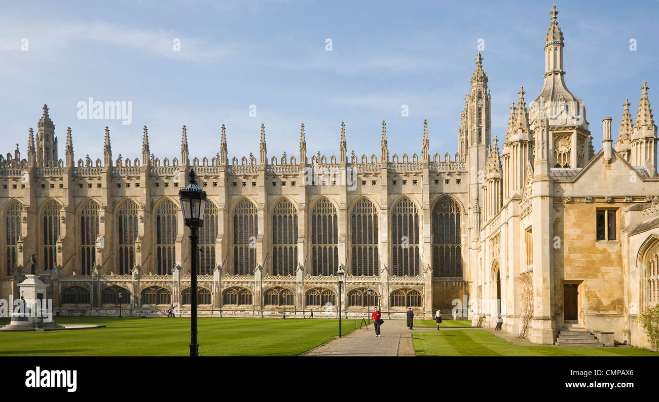 Kapelle und Gatehouse, Front Court, King's College, University of Cambridge, England Stockfoto