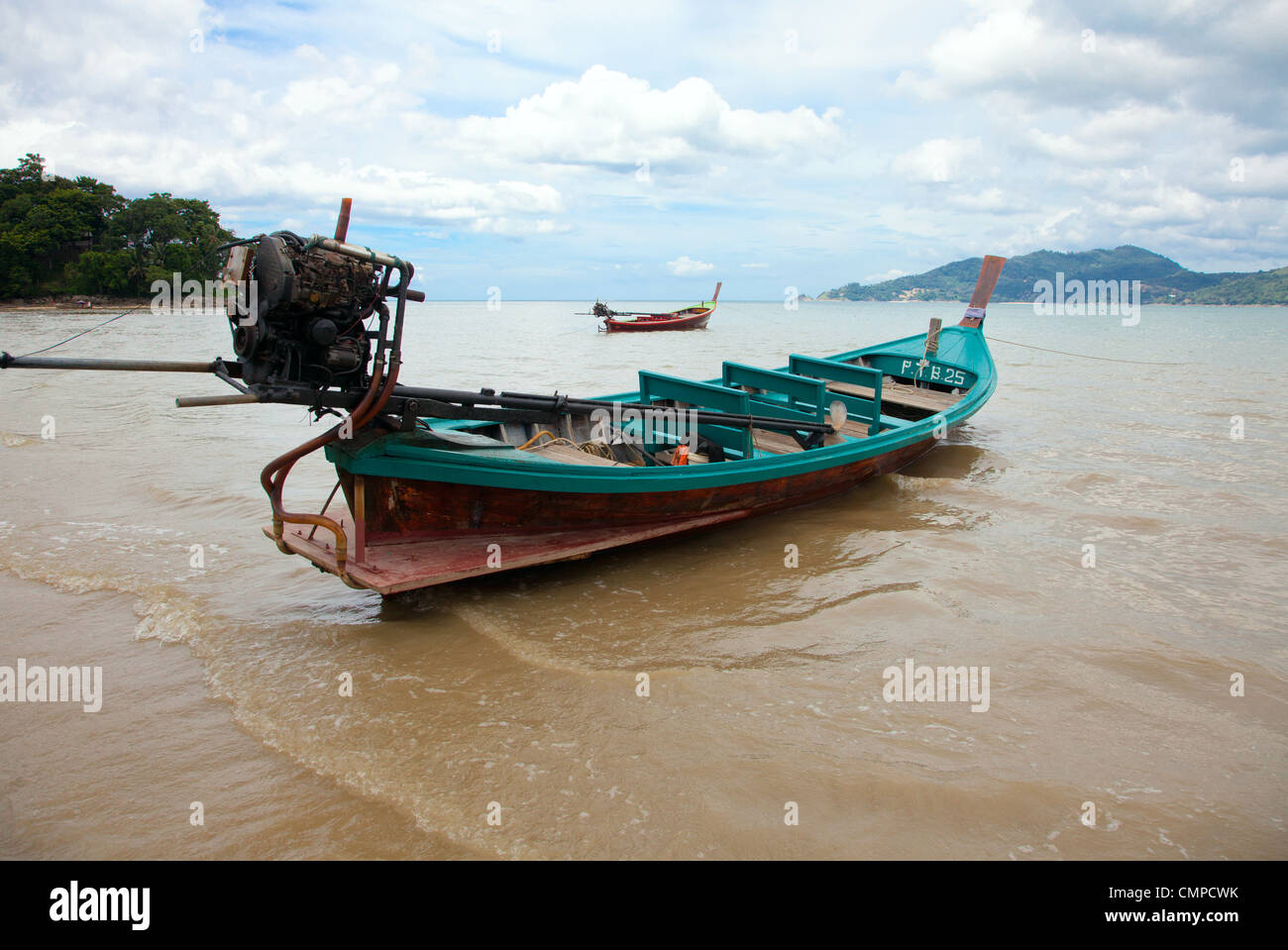 Traditionelle Thai Boot am Ufer Stockfoto