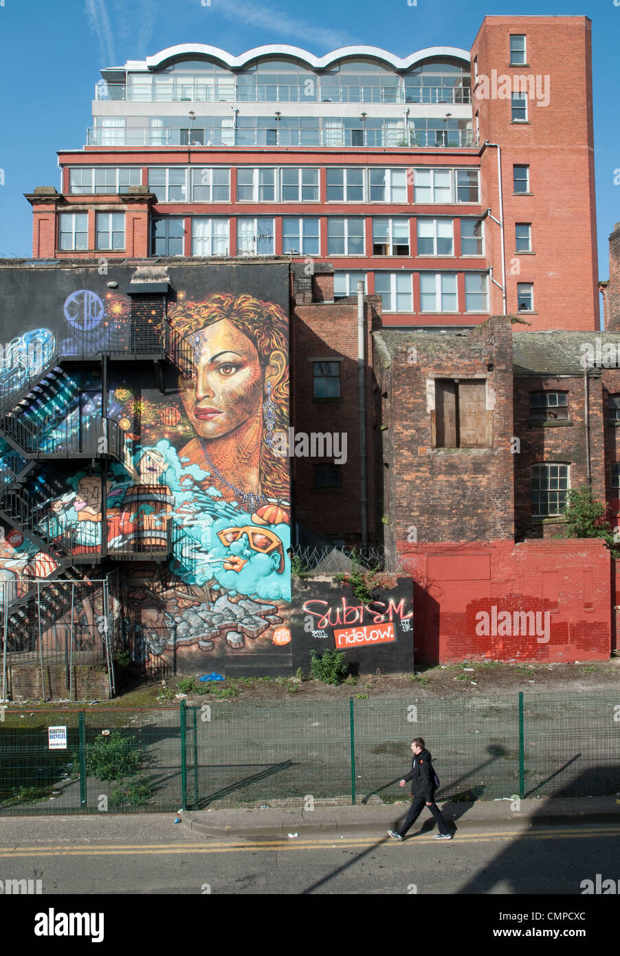 Wandbild an der Wand des Ridelow Bau im Northern Quarter, Manchester. Erstellt von der internationalen Kunst kollektive Subism. Stockfoto