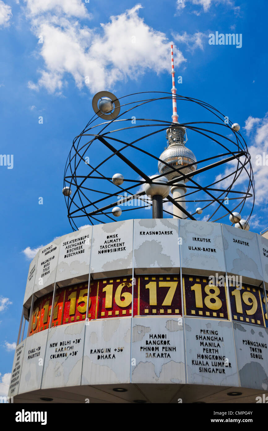 Urania Weltzeituhr - Weltzeit-Uhr - Fernsehturm - Fernsehturm - Alex - Alexanderplatz, Berlin, Deutschland, Europa Stockfoto