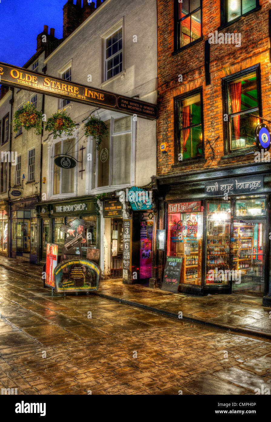 Stonegate, York bei Nacht Stockfoto