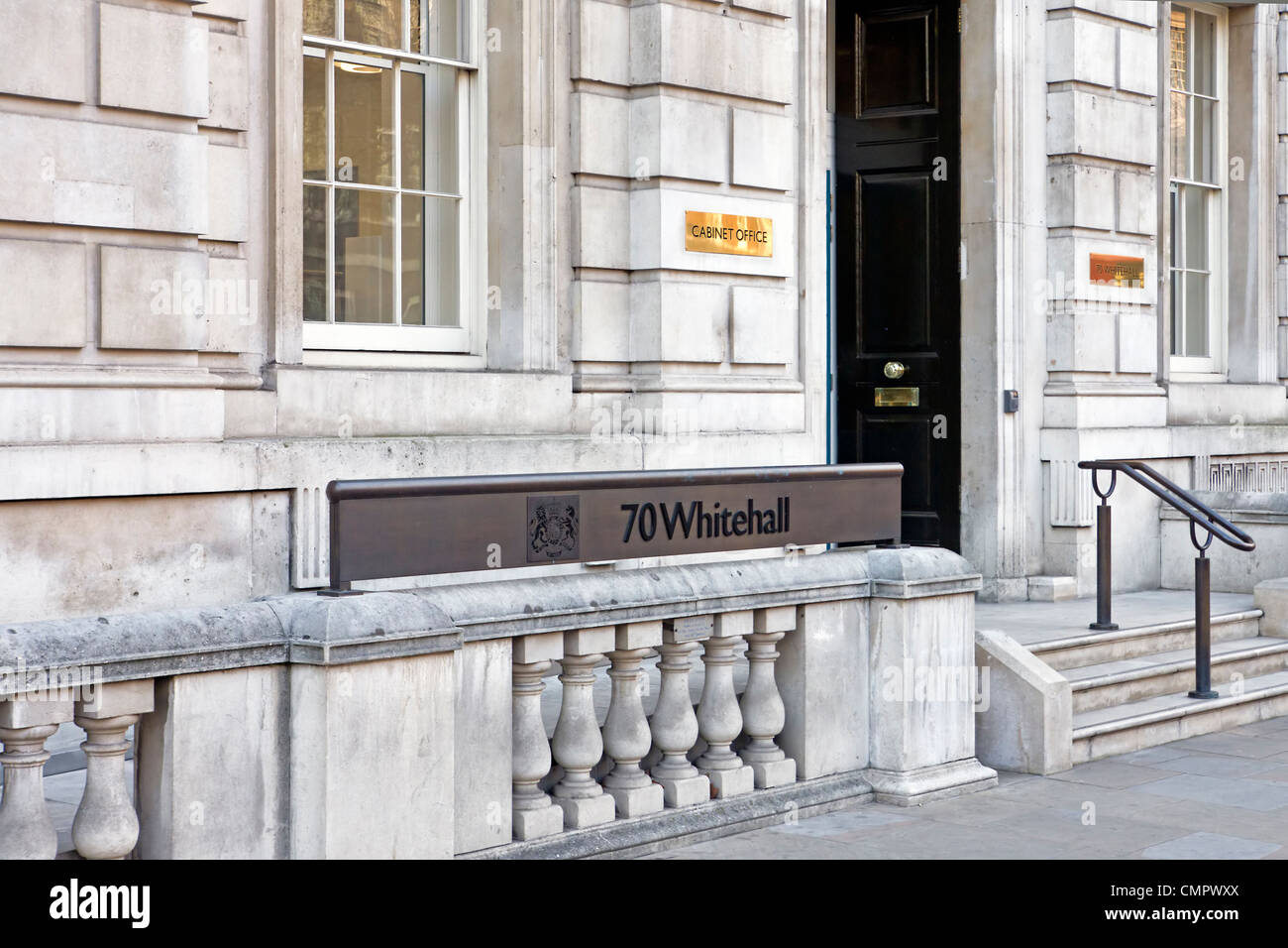 Der Eintritt in das Cabinet Office in Whitehall, London Stockfoto