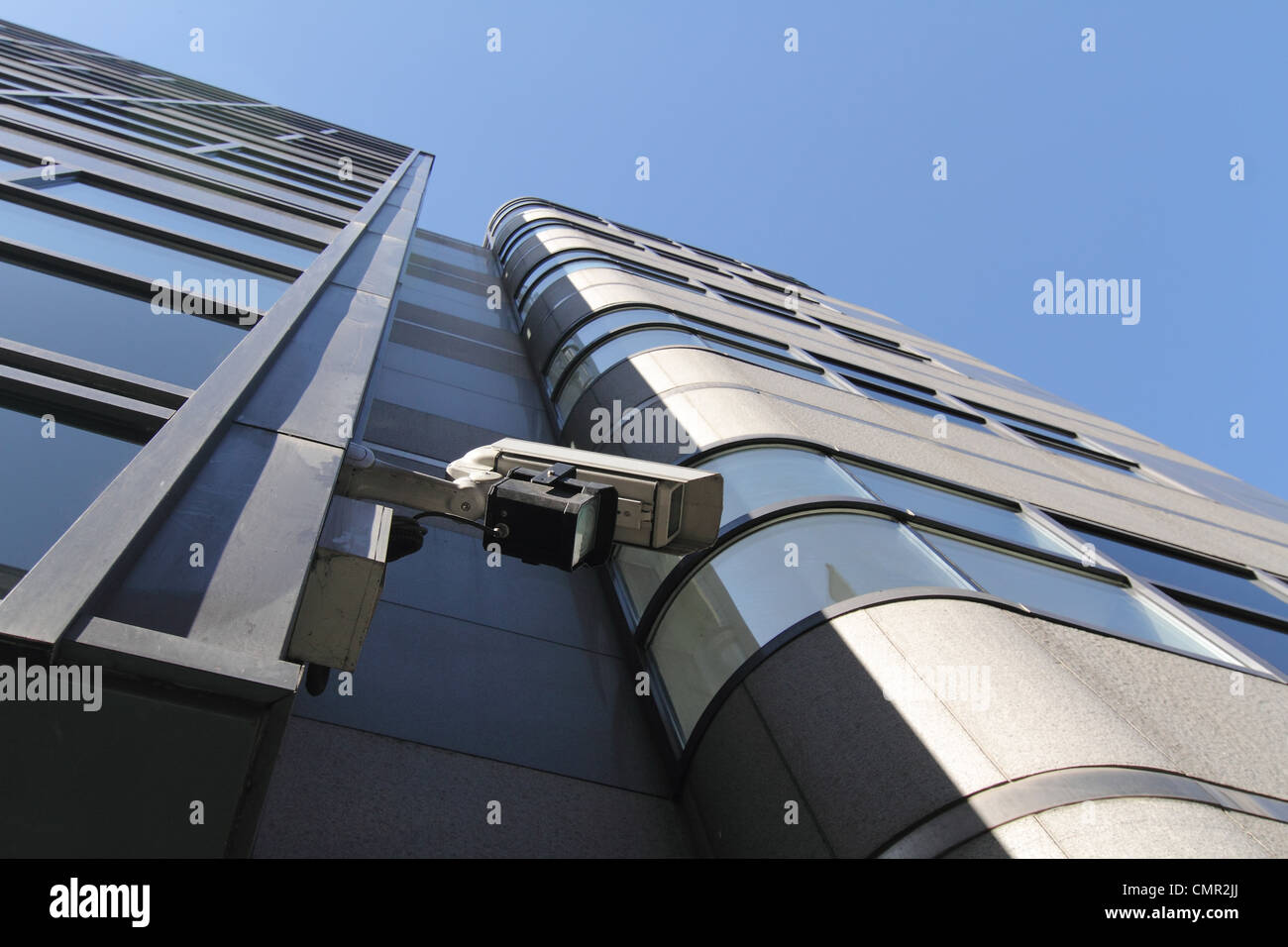 Überwachungskamera auf der modernen Gebäude Stockfoto