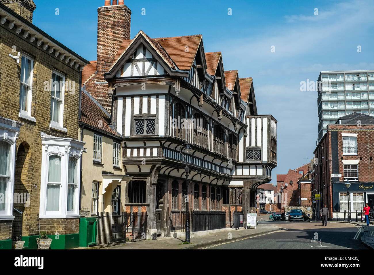 Tudor House Museum und Gärten sind die wichtigsten historischen Gebäude Southamptons. Stockfoto